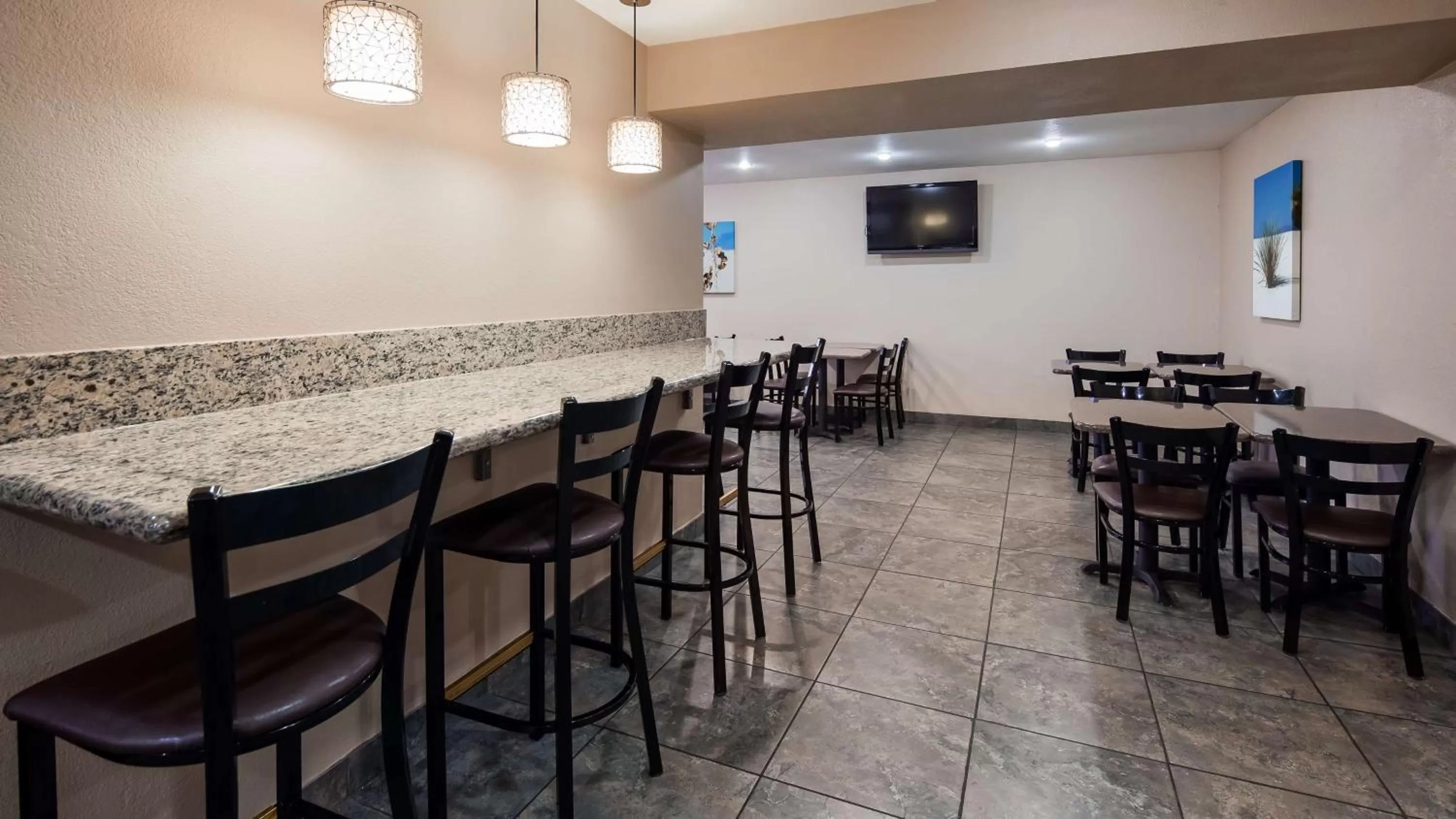 Restaurant/places to eat in Best Western Desert Oasis