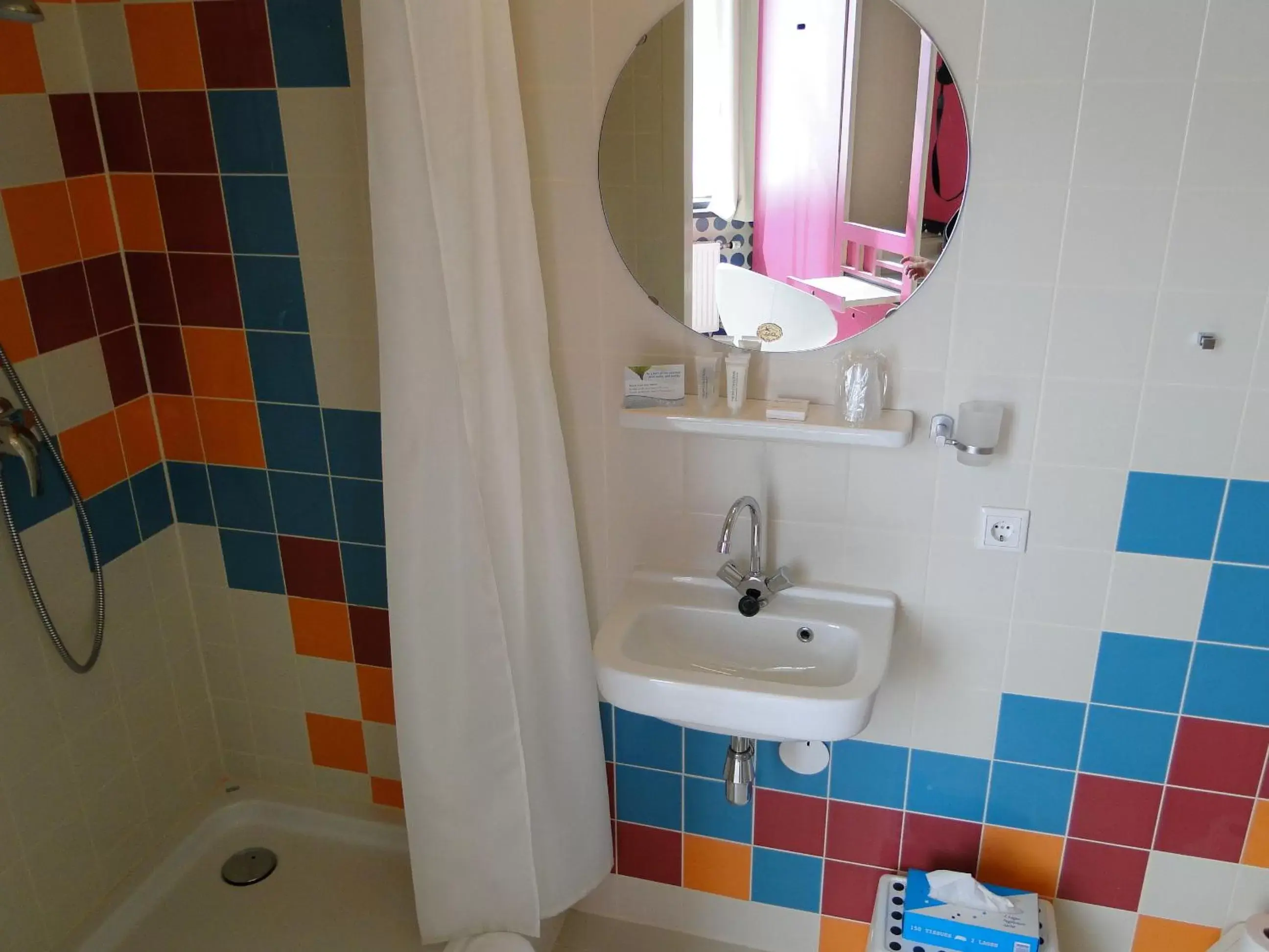 Bathroom in LABnul50 Groningen