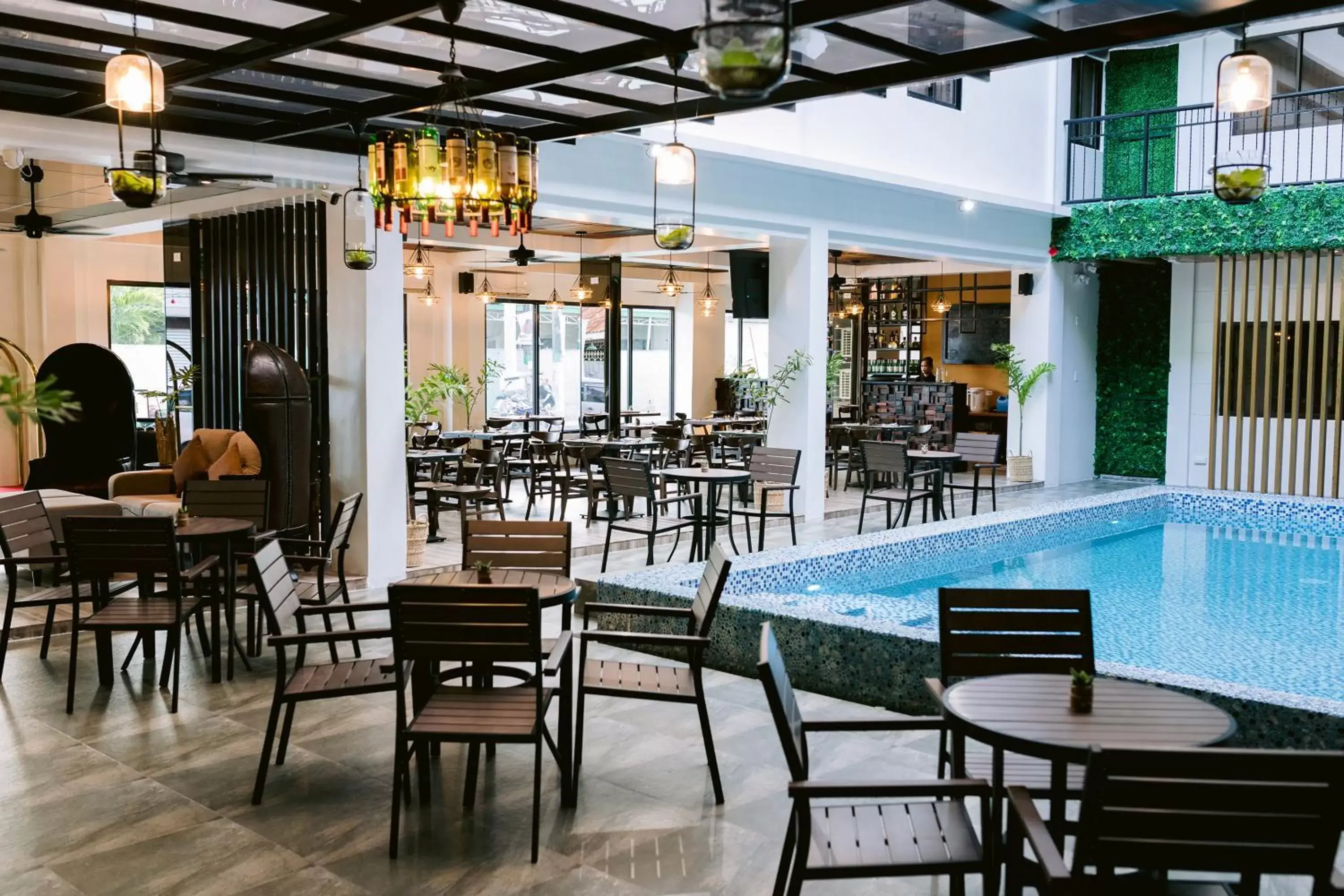 Area and facilities, Restaurant/Places to Eat in SureStay Plus Hotel by Best Western AC LUXE Angeles City