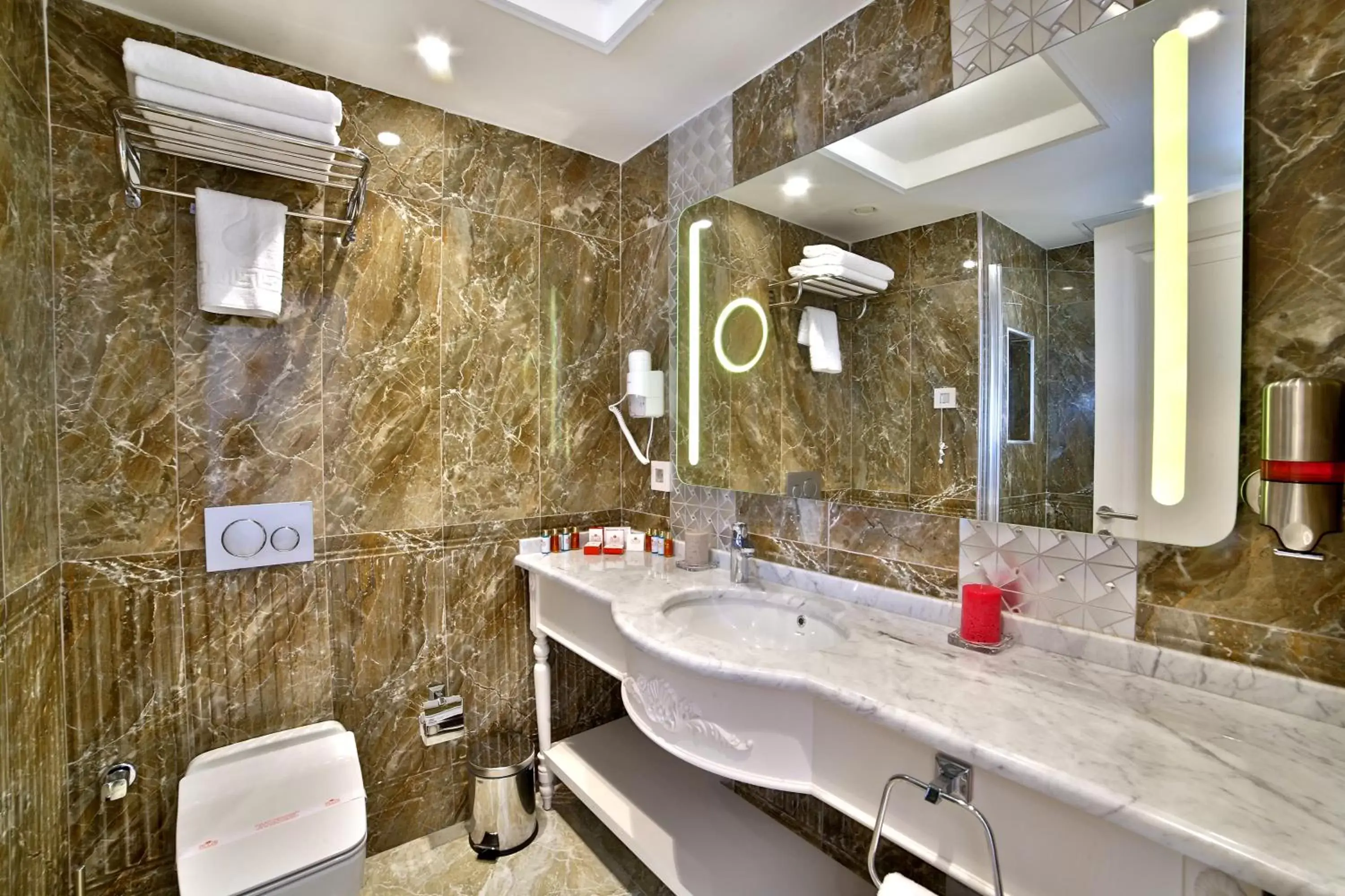 Bathroom in Yılsam Sultanahmet Hotel