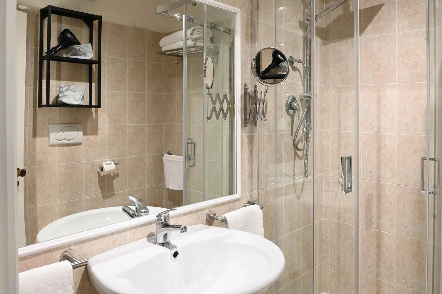 Shower, Bathroom in Il Ciocco Hotels