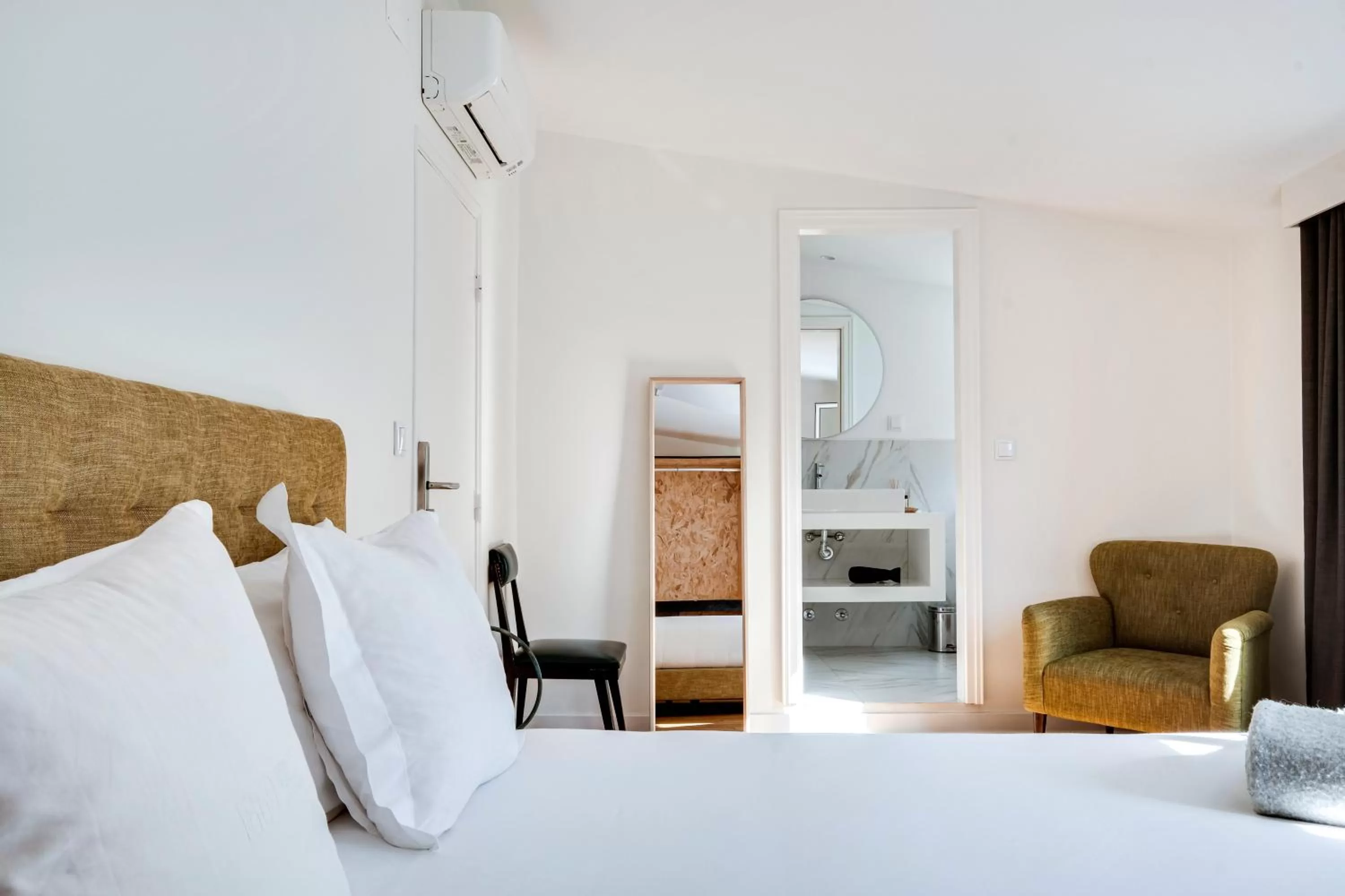 Bedroom, Bed in 1869 Príncipe Real House