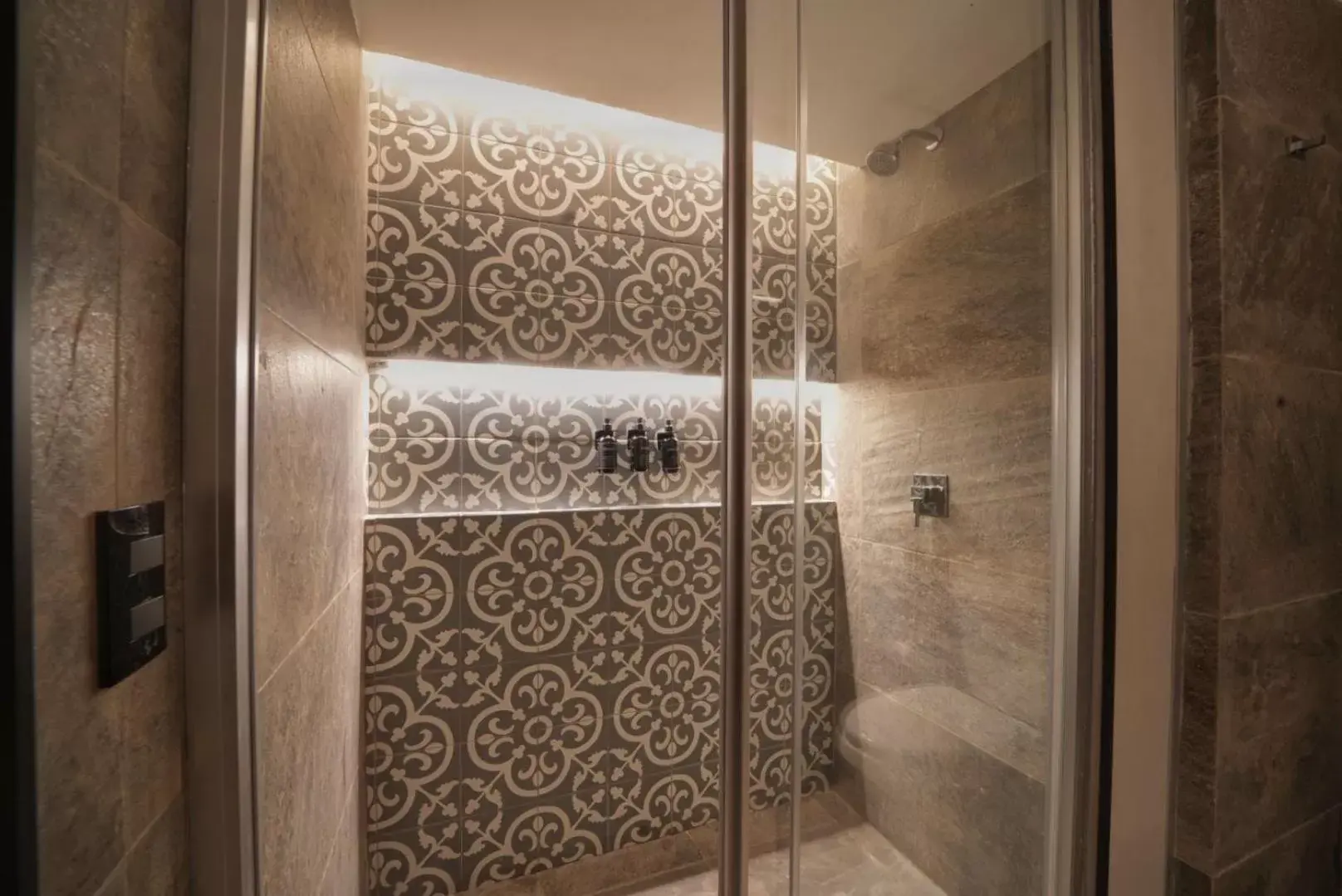Shower, Bathroom in Ontico Urban Design Hotel