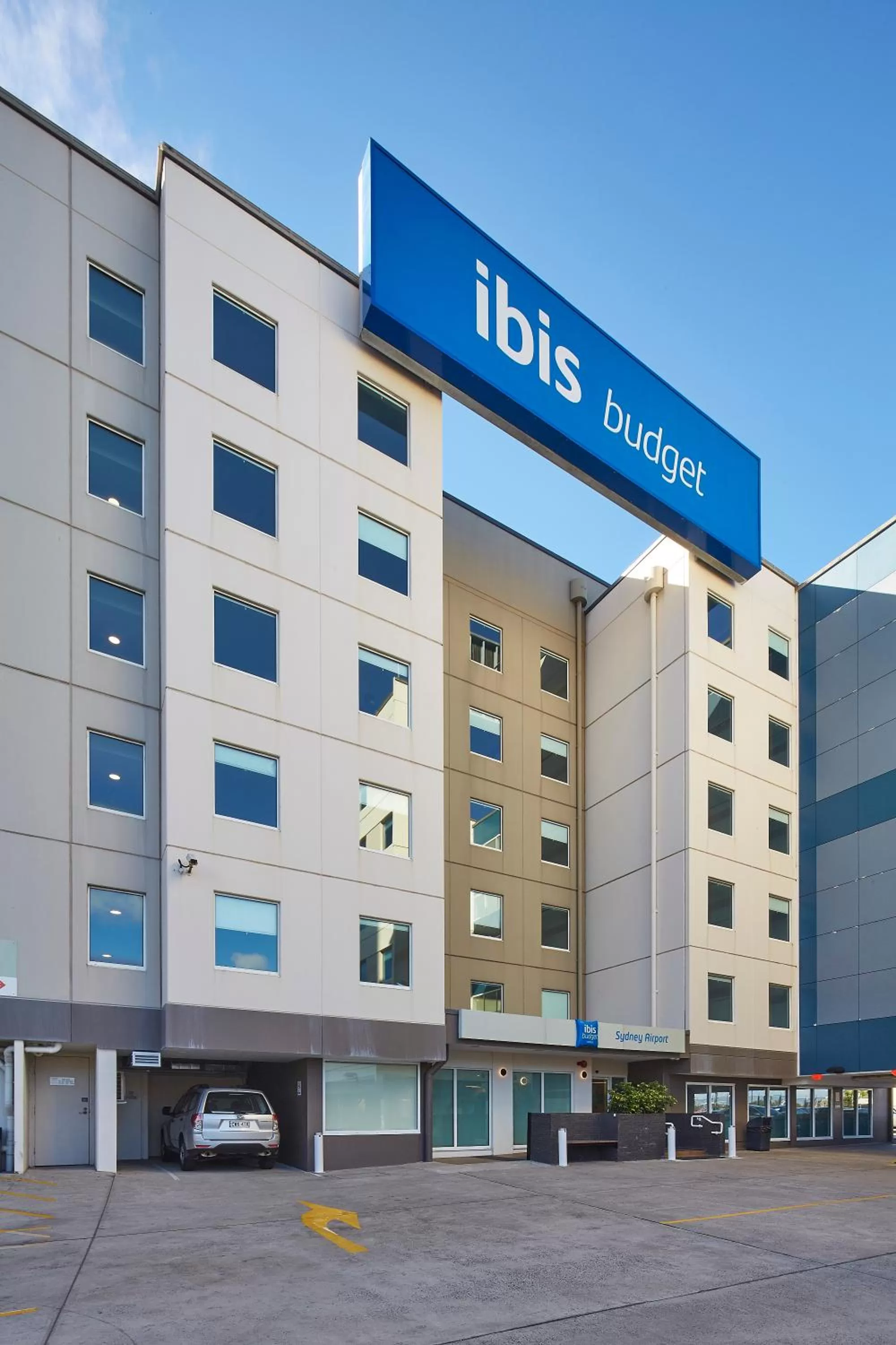 Facade/entrance in ibis budget Sydney Airport