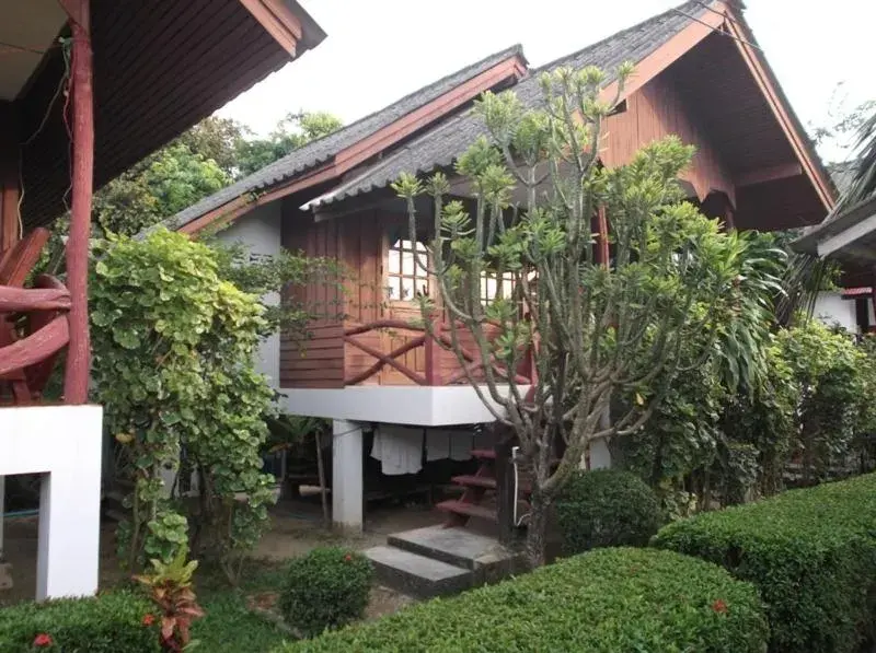 Facade/entrance, Property Building in Palm Point Village