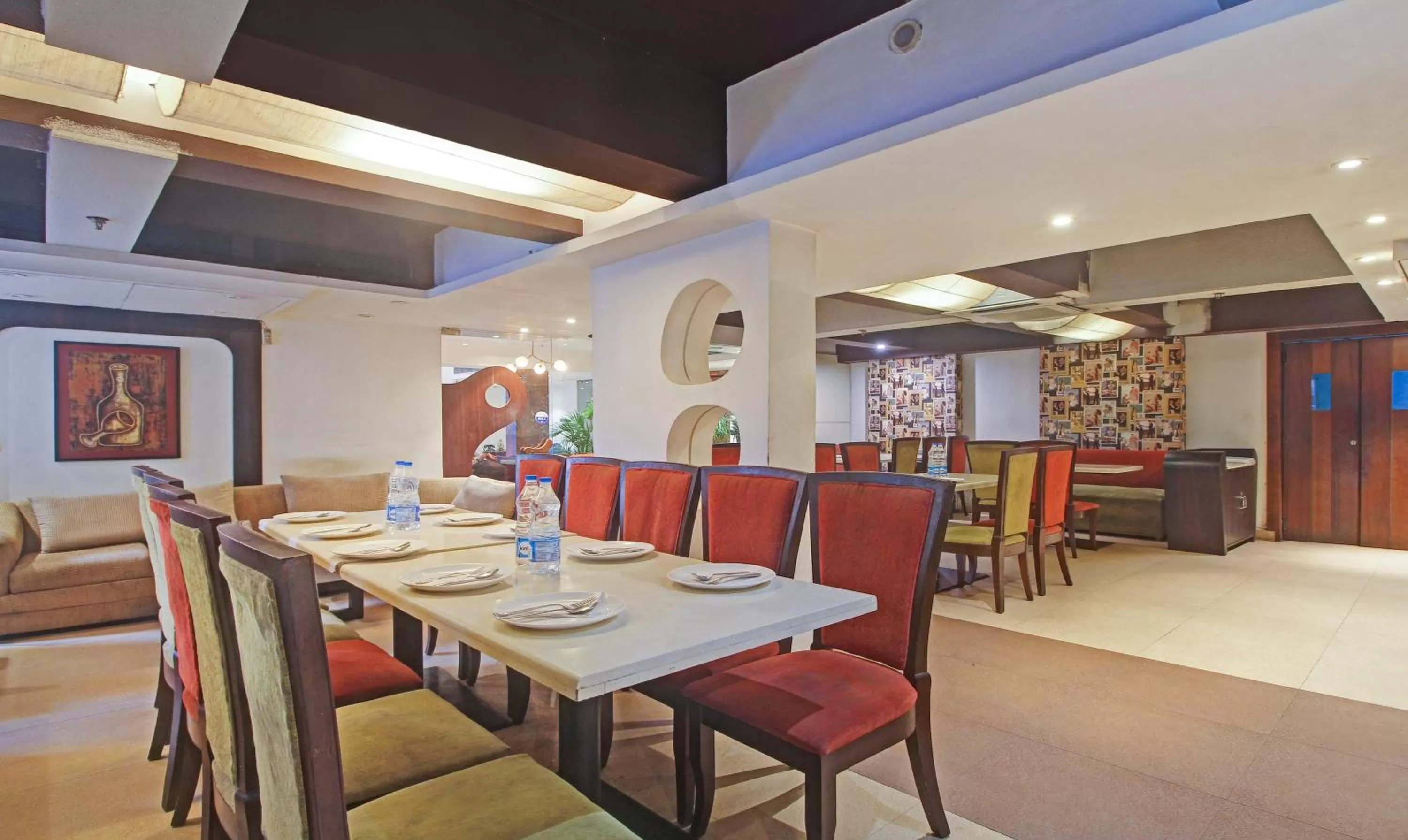 Restaurant/Places to Eat in Treebo Tryst Dee Empresa