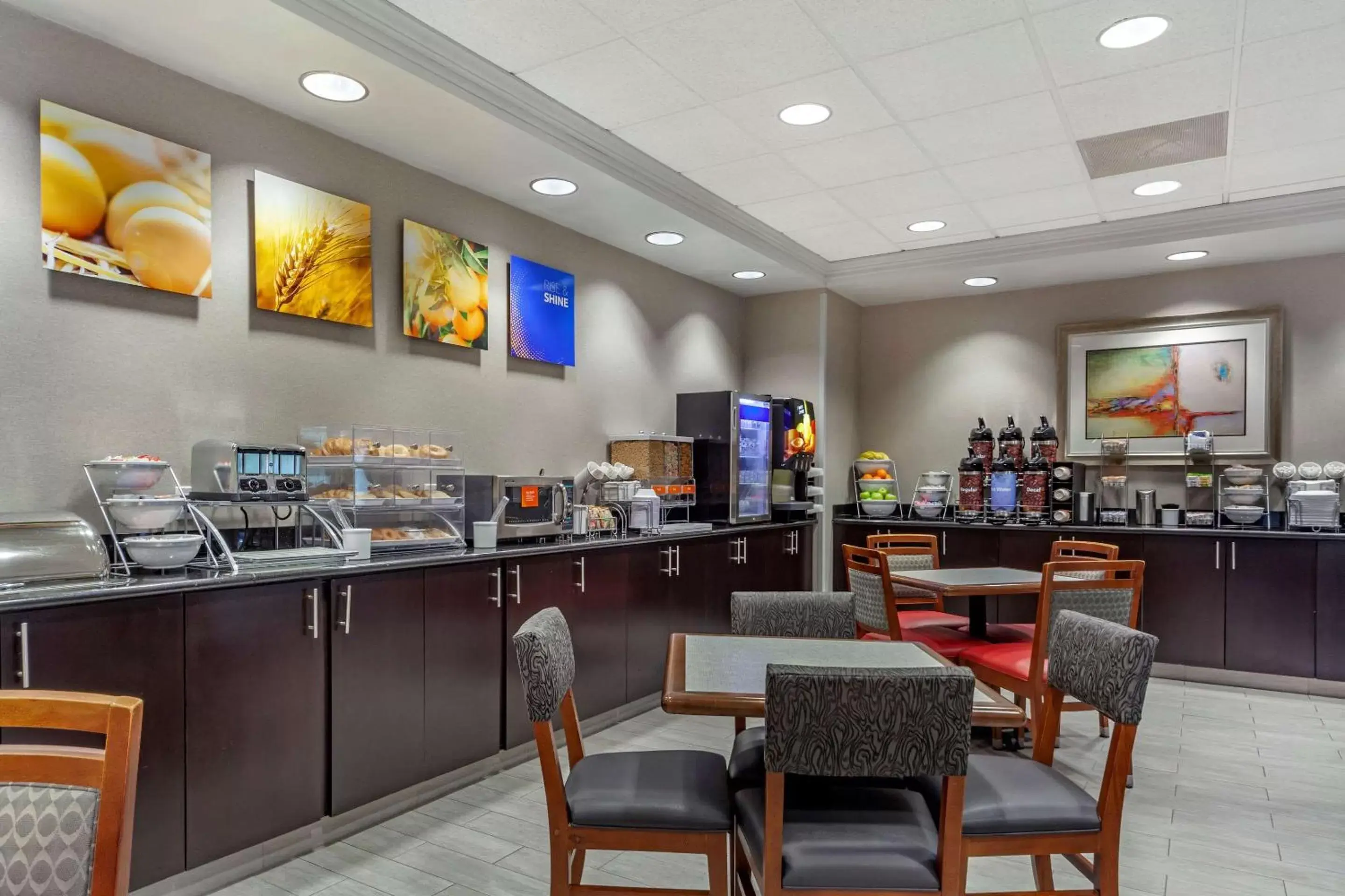 Restaurant/Places to Eat in Comfort Inn Kearney I-80