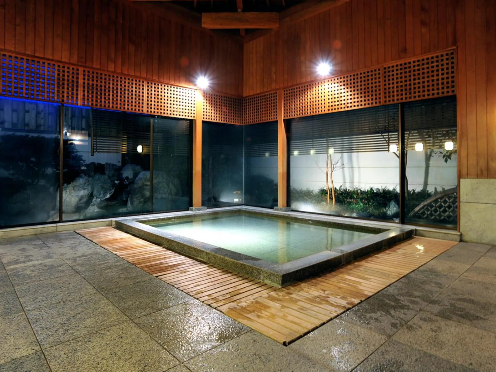 Public Bath in Hotel Hagoromo