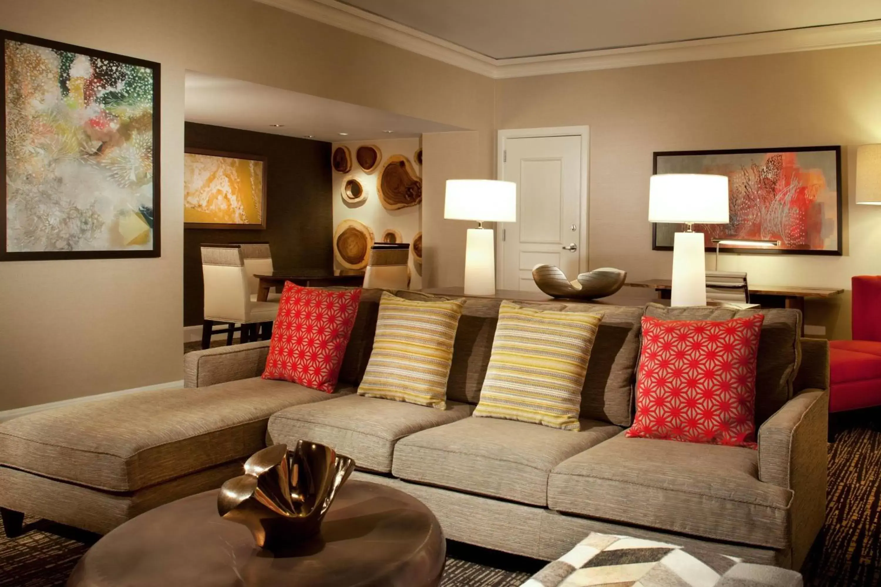 Living room, Seating Area in Houston Marriott Sugar Land