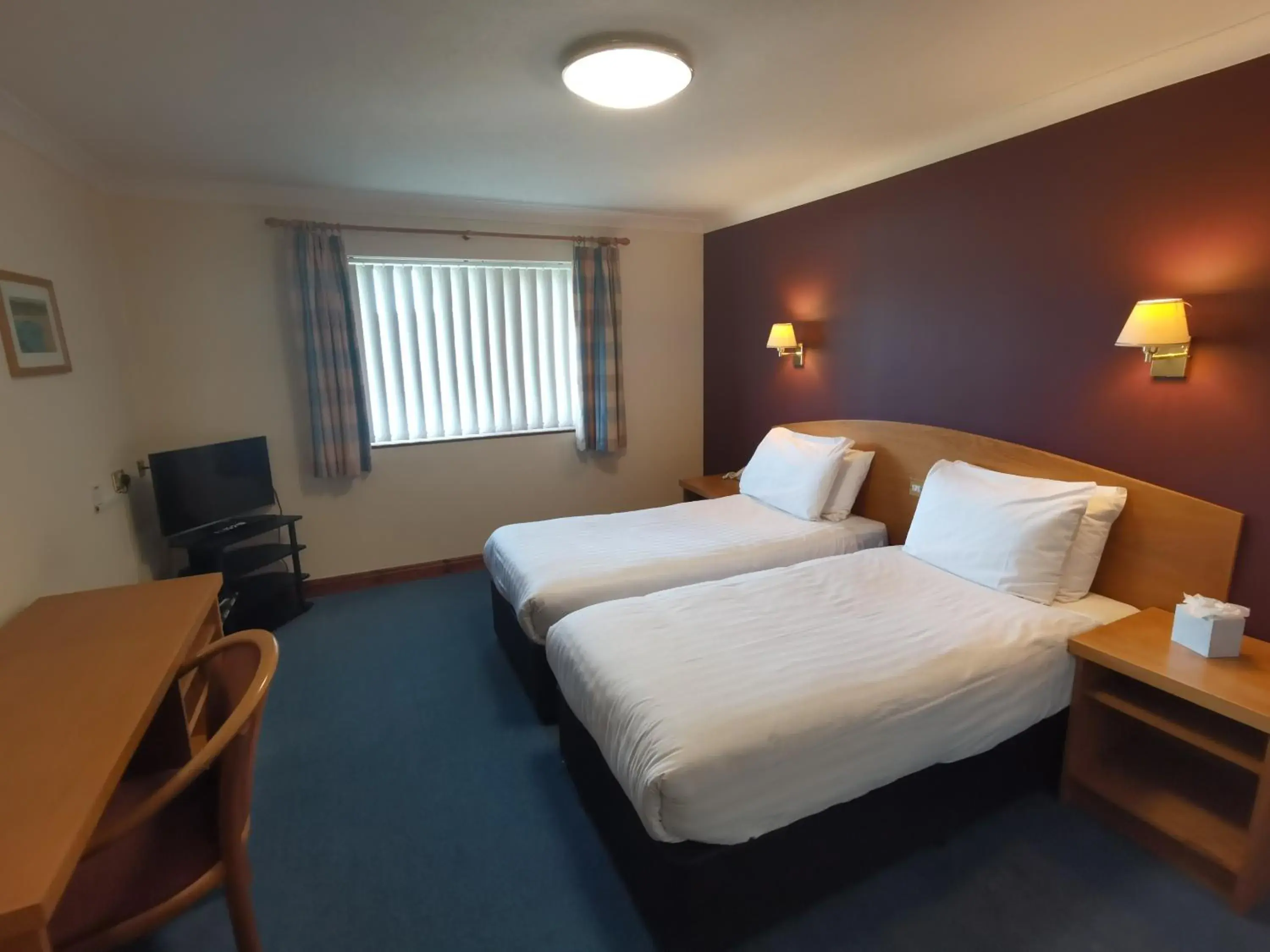 Standard Twin Room in Passage House Hotel