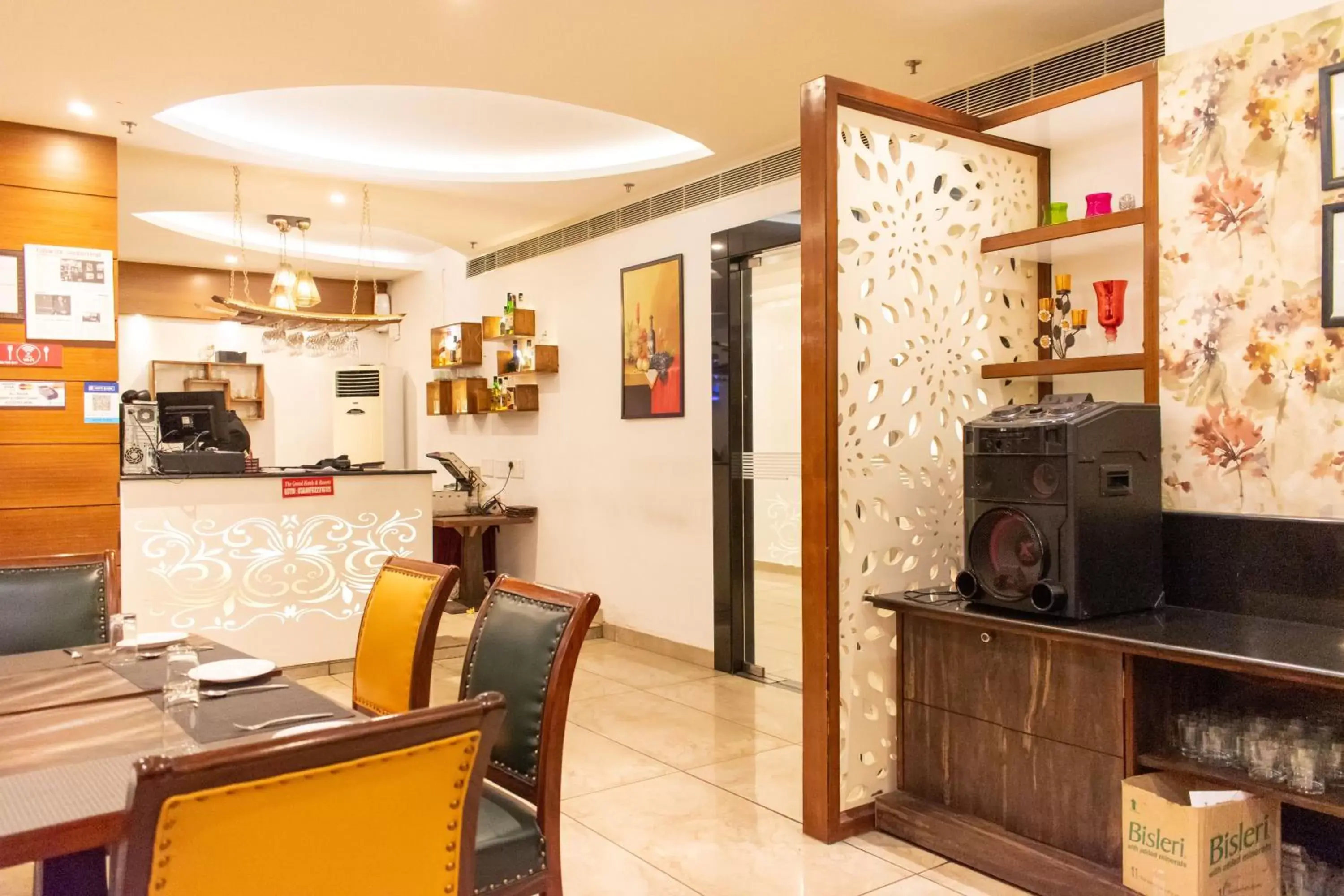 Restaurant/places to eat in Grand Hotel Nawanshahr Restaurant/places to eat in Grand Hotel Nawanshahr