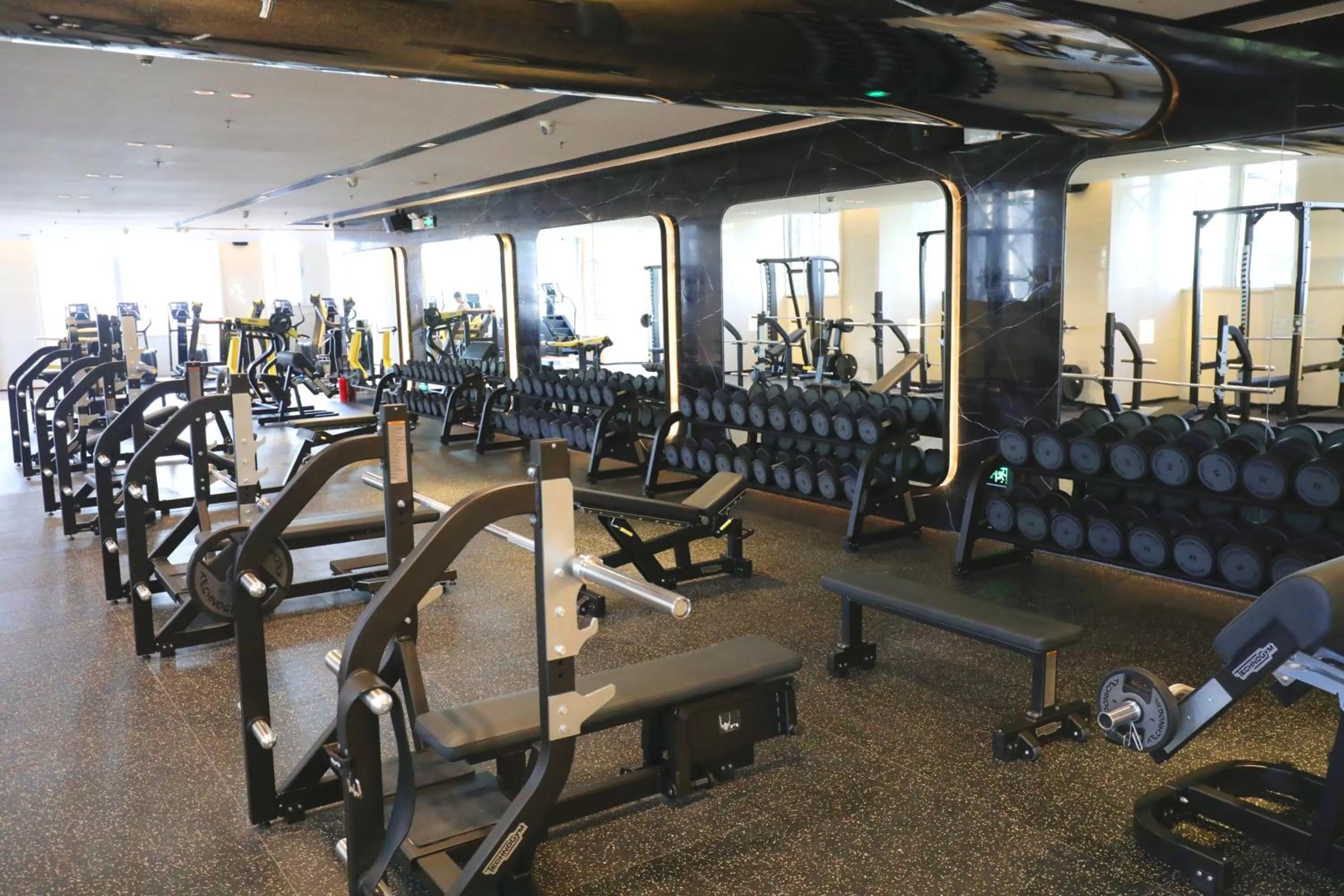 Fitness centre/facilities in Crowne Plaza Shenzhen Futian, Near to Shenzhen Convention&Exhibition Centre, Shenzhen Stock Exchange and Shenzhen Civic Center, Outdoor Heated Pool