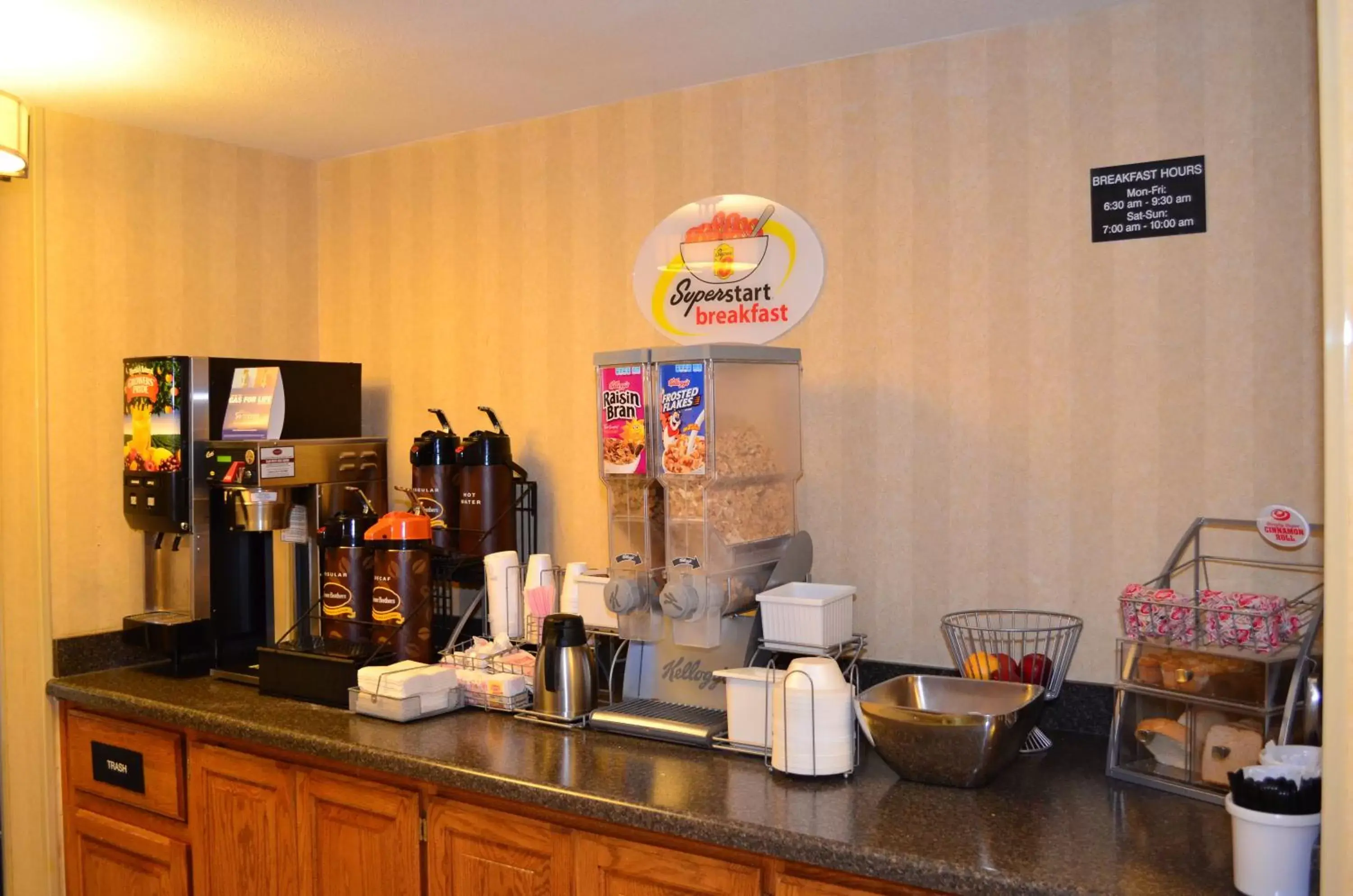 Continental breakfast in Super 8 by Wyndham Bentonville