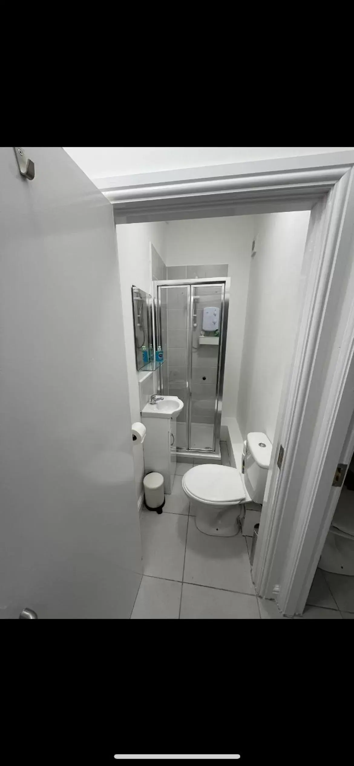 Bathroom in County road rooms