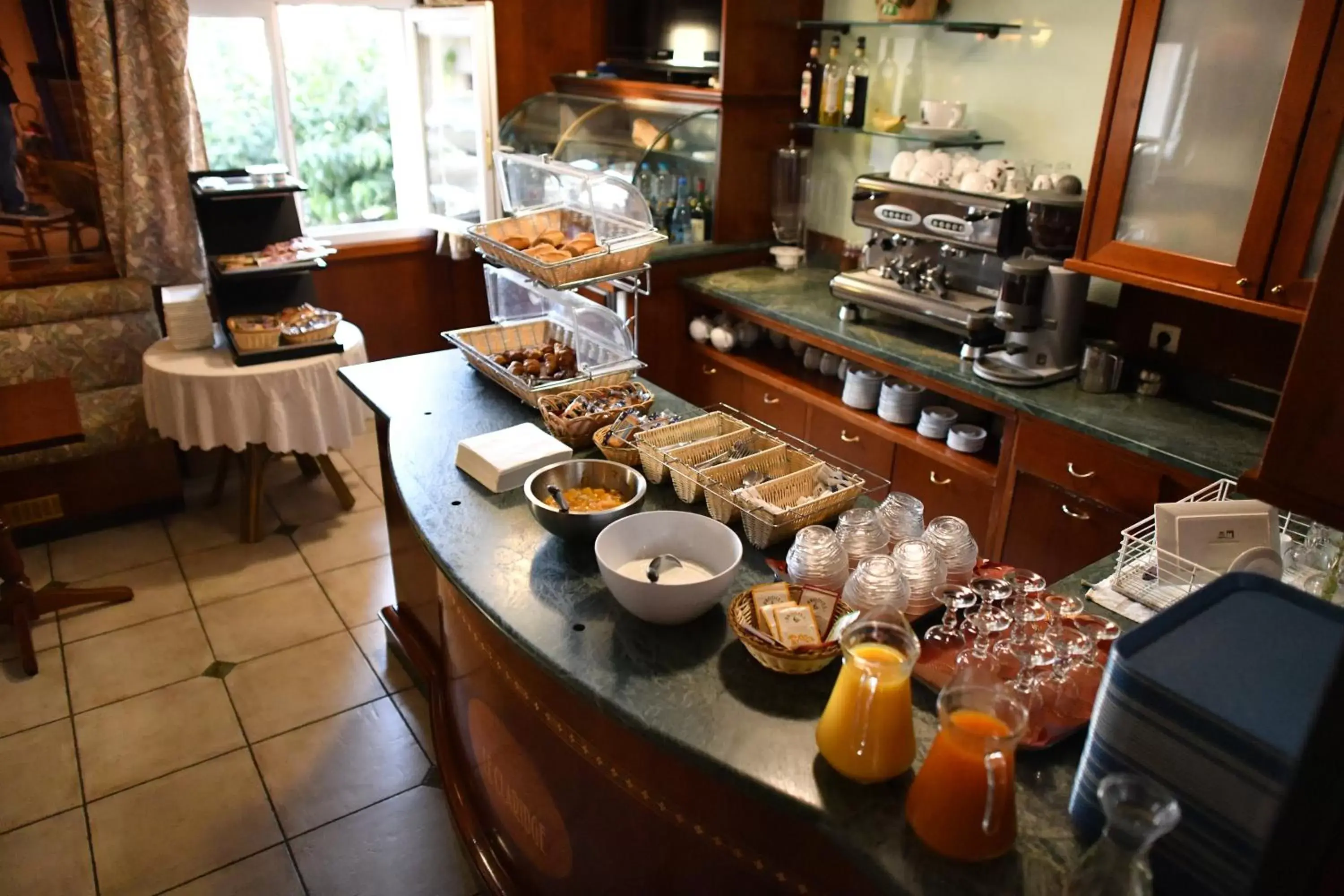 Buffet breakfast in Hôtel Le Claridge