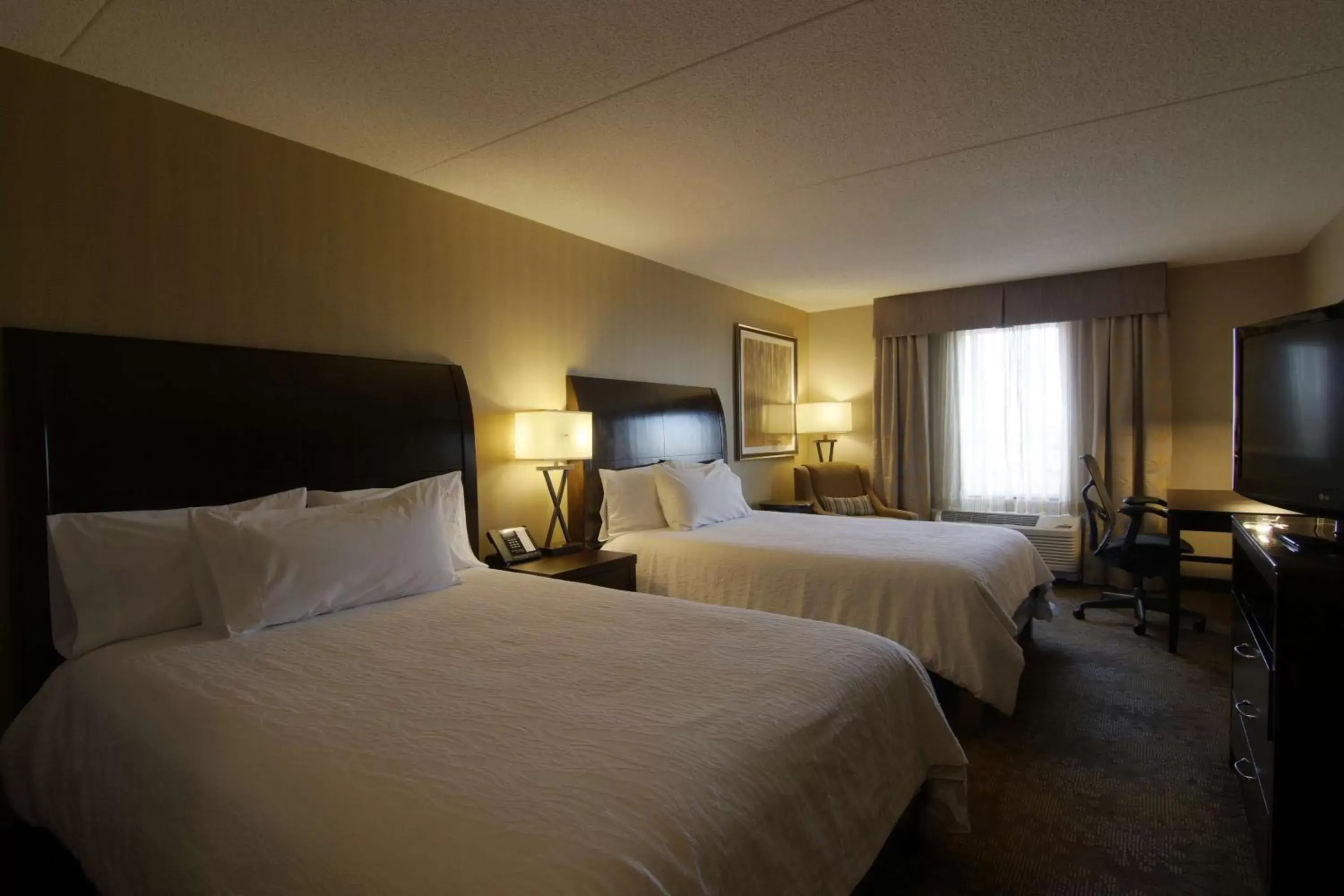 Bedroom, Bed in Hilton Garden Inn Toronto/Brampton