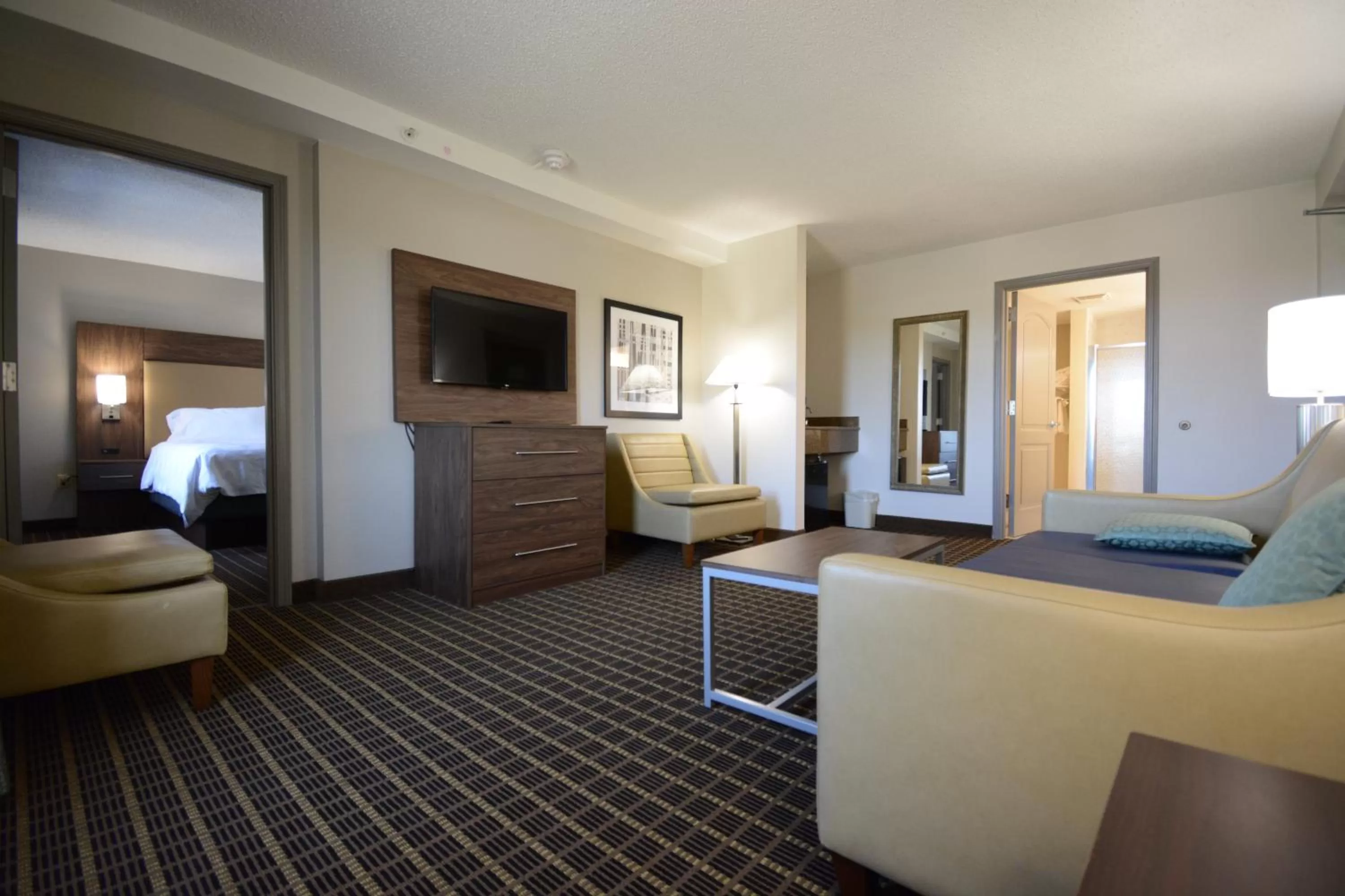 Photo of the whole room, Bed in Holiday Inn Hazlet by IHG