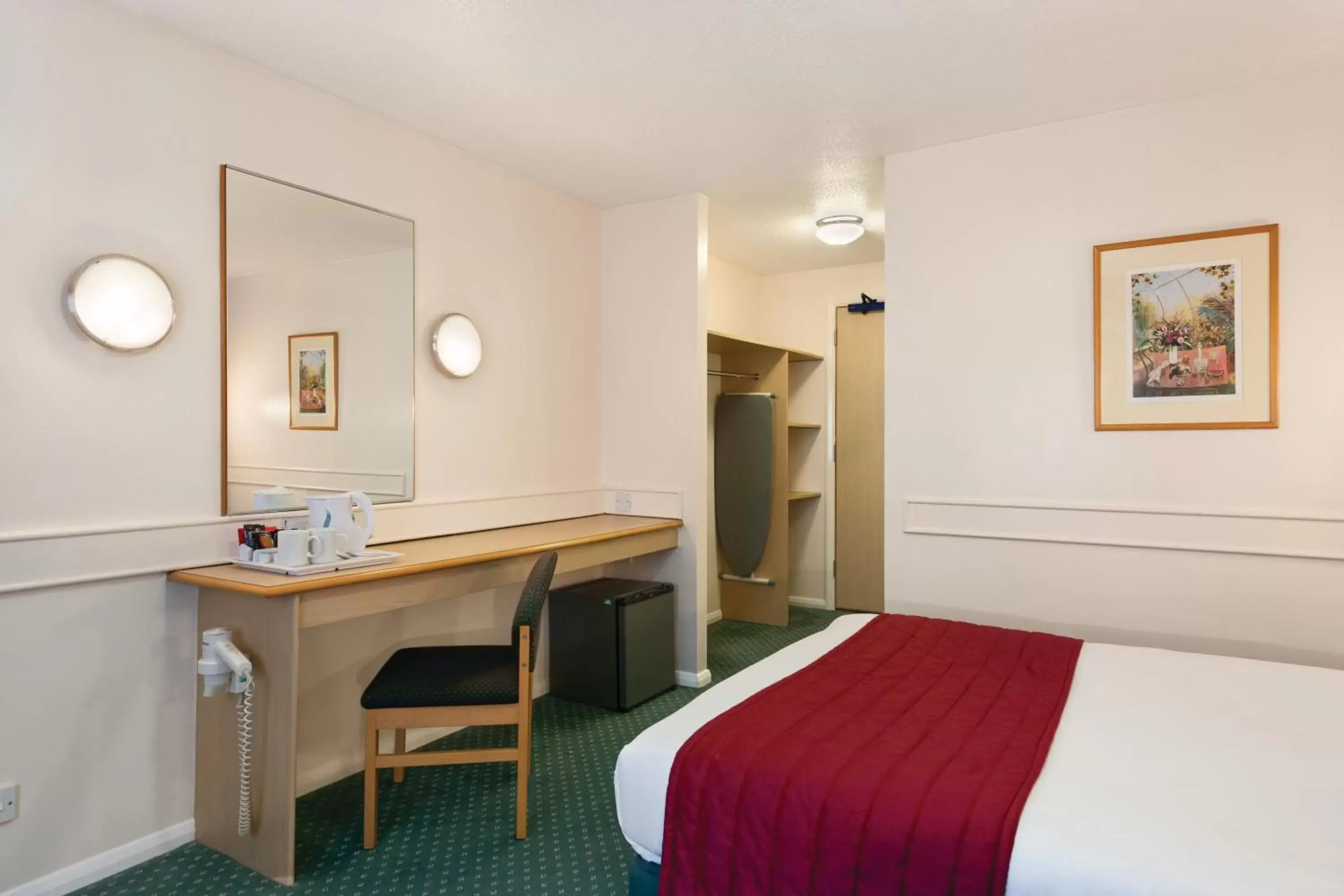 Photo of the whole room, Bed in Days Inn Hotel Sheffield South