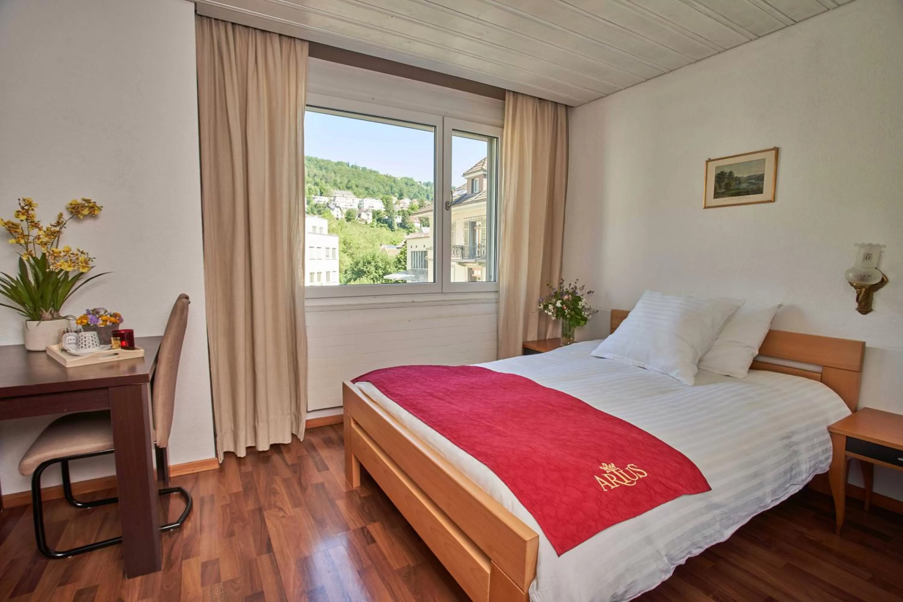Seating area, Bed in Hotel La Balance self check-in