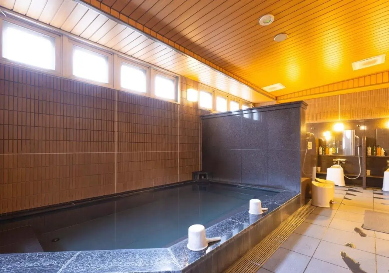 Swimming Pool in APA Hotel Niigata Furumachi