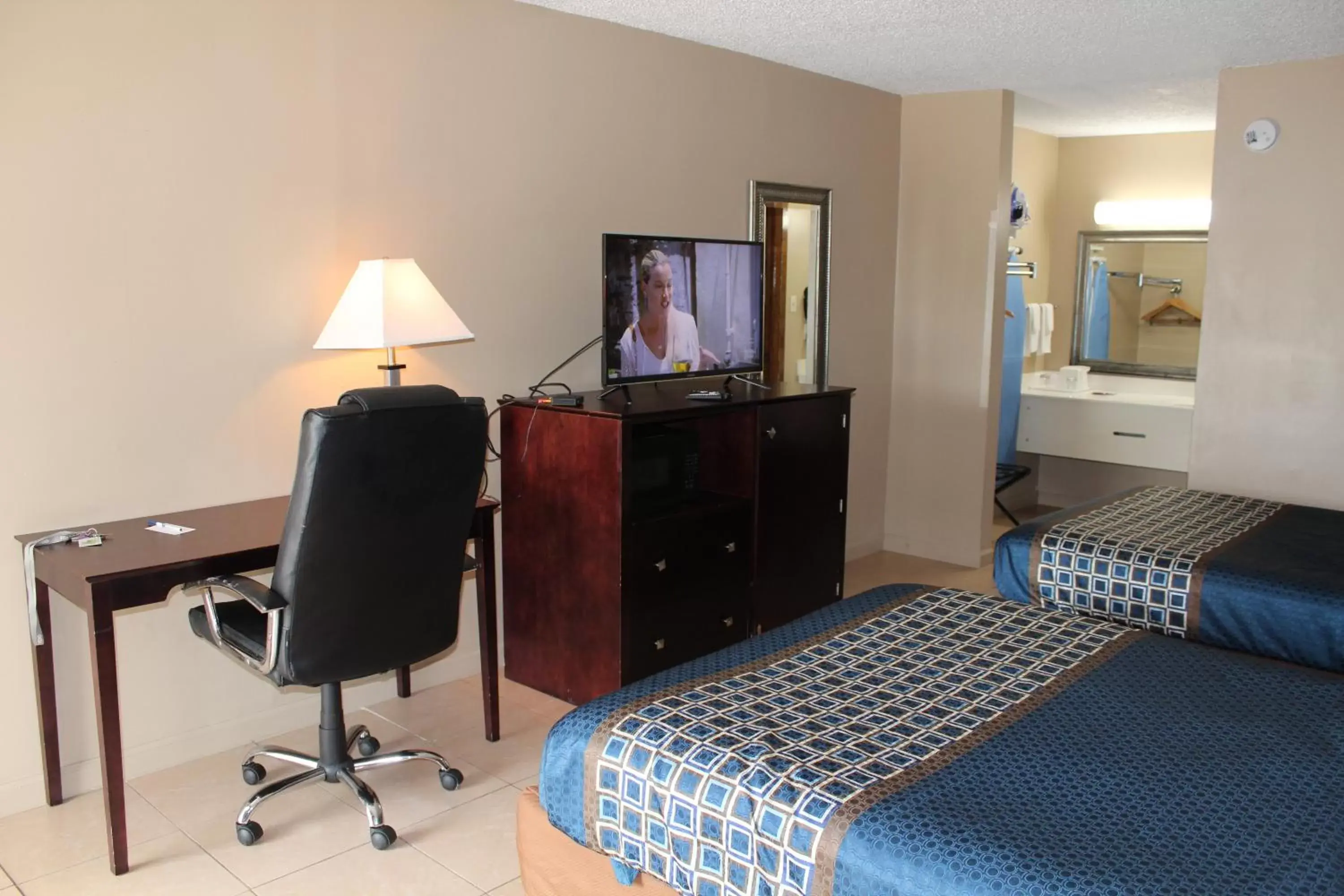 TV and multimedia, Bed in Highland Inn Denham Springs Baton Rouge East