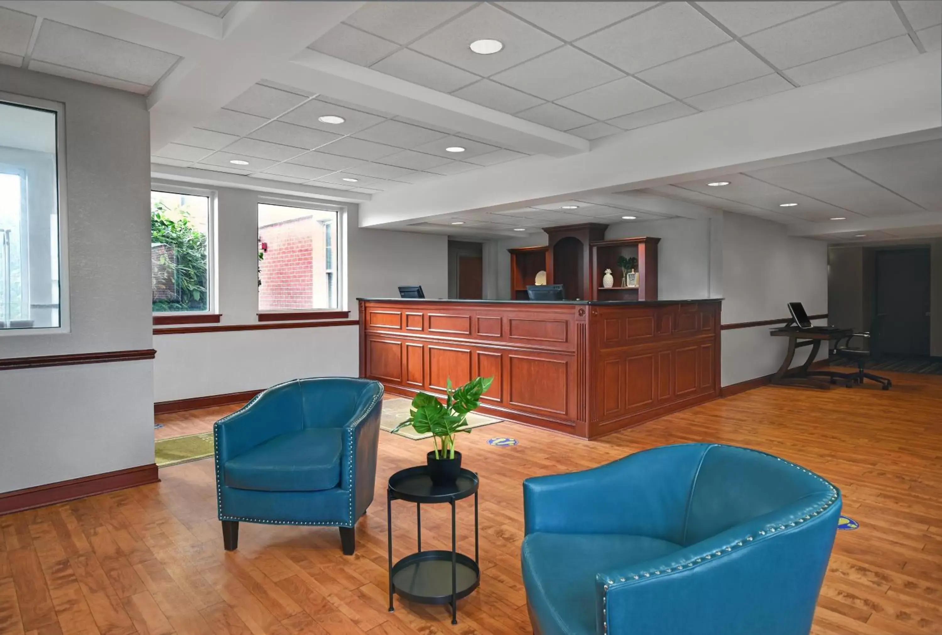 Lobby/Reception in Country Inn & Suites by Radisson, Rochester-University Area, NY