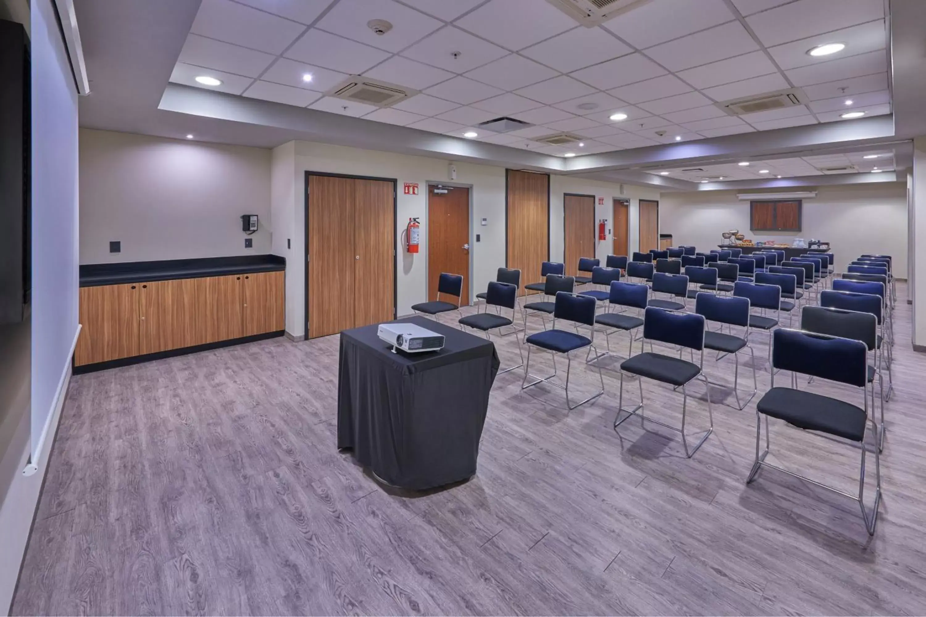 Meeting/conference room in City Express by Marriott Salamanca