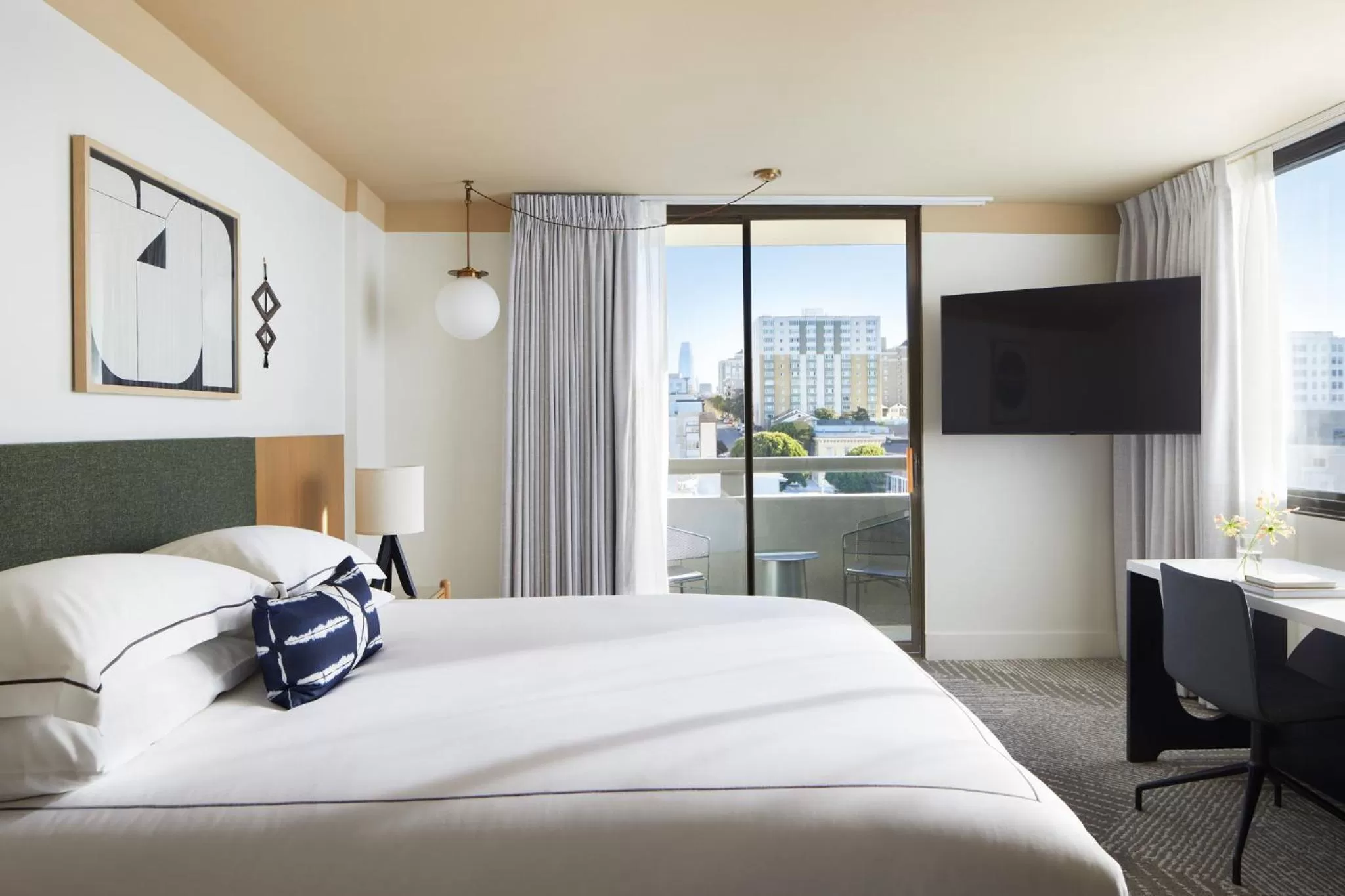 Photo of the whole room, Bed in Kimpton Hotel Enso by IHG