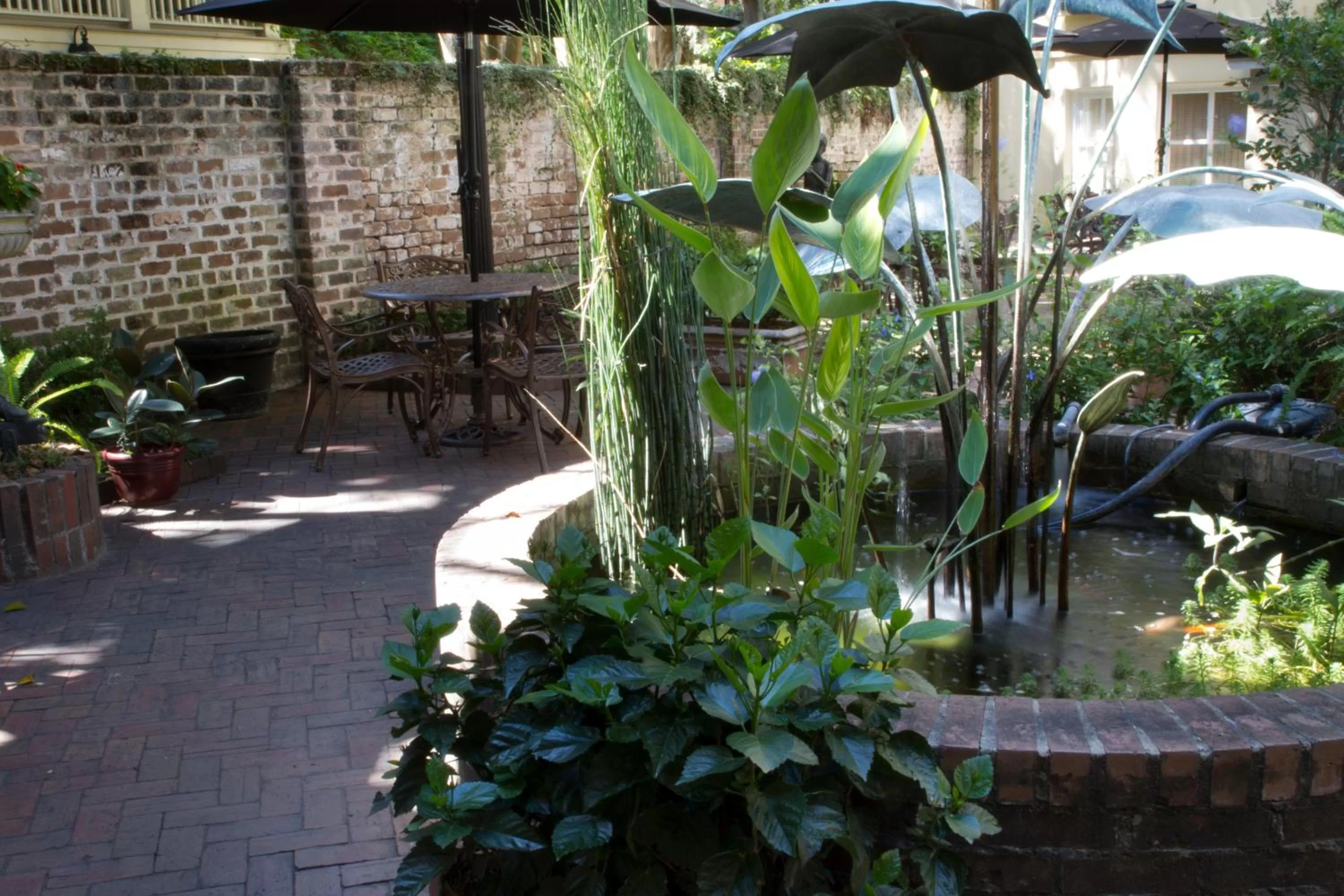 Facade/entrance in Eliza Thompson House, Historic Inns of Savannah Collection