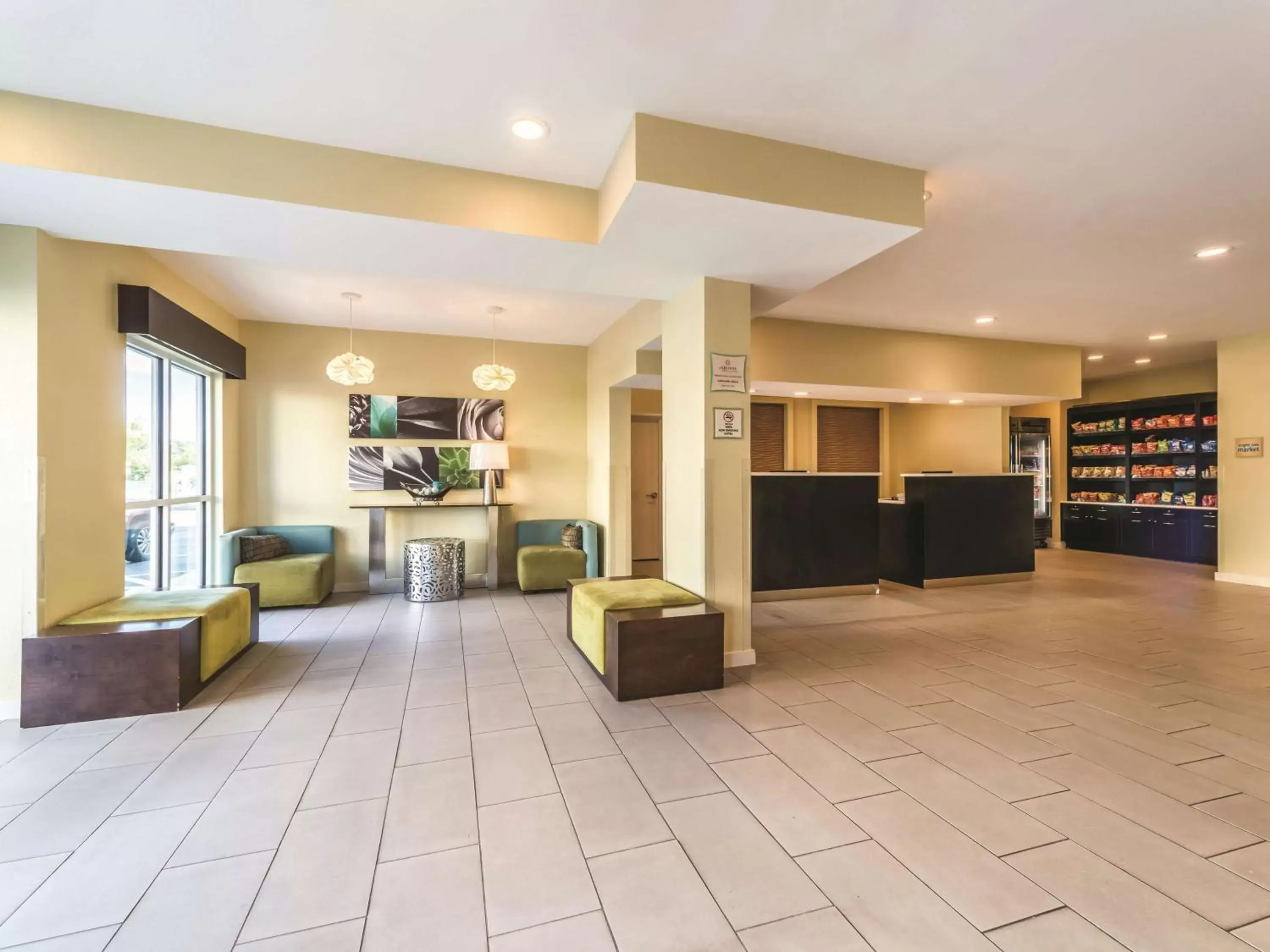Lobby or reception, Lobby/Reception in La Quinta by Wyndham Collinsville - St. Louis