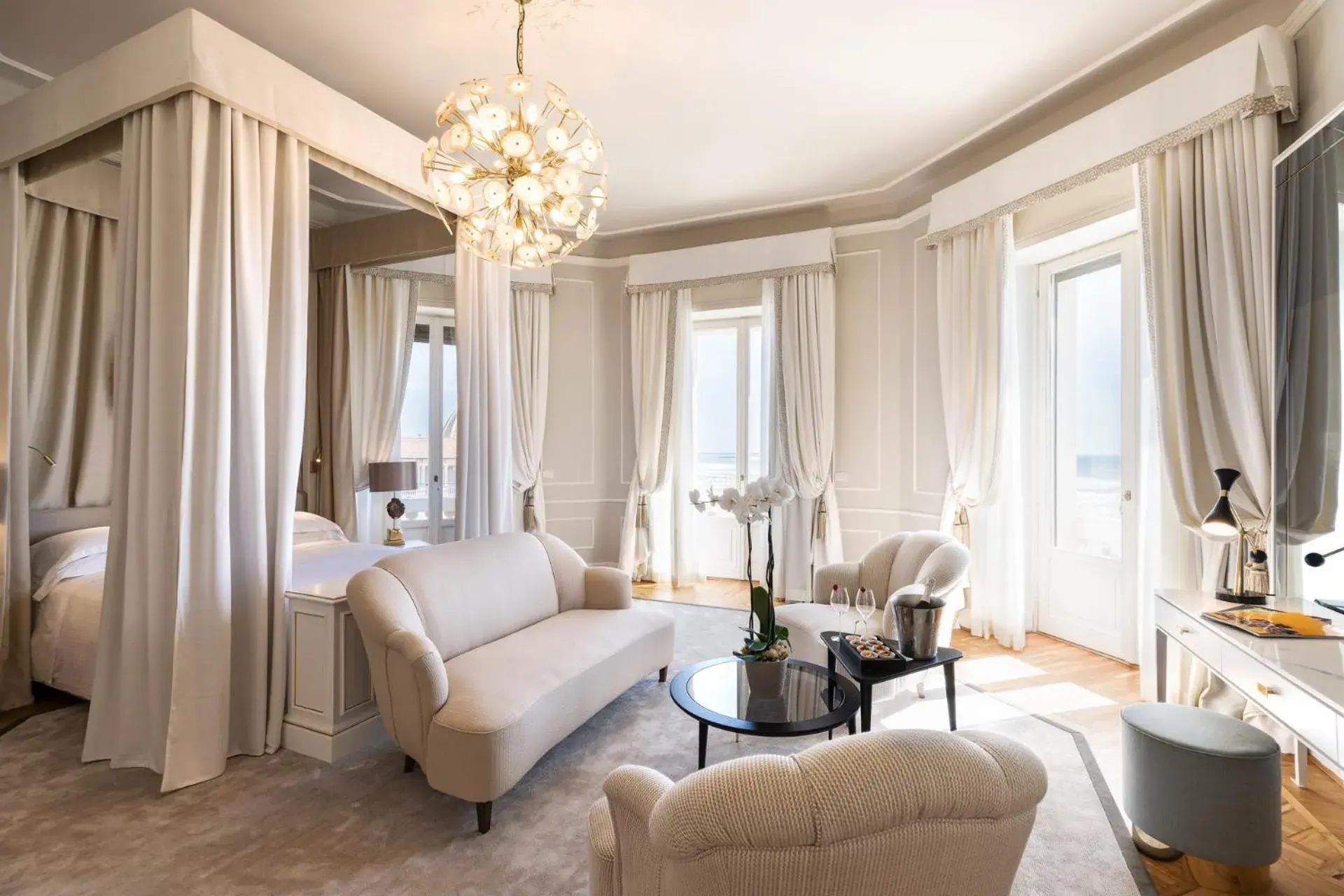 Bedroom, Seating Area in Grand Hotel Principe Di Piemonte