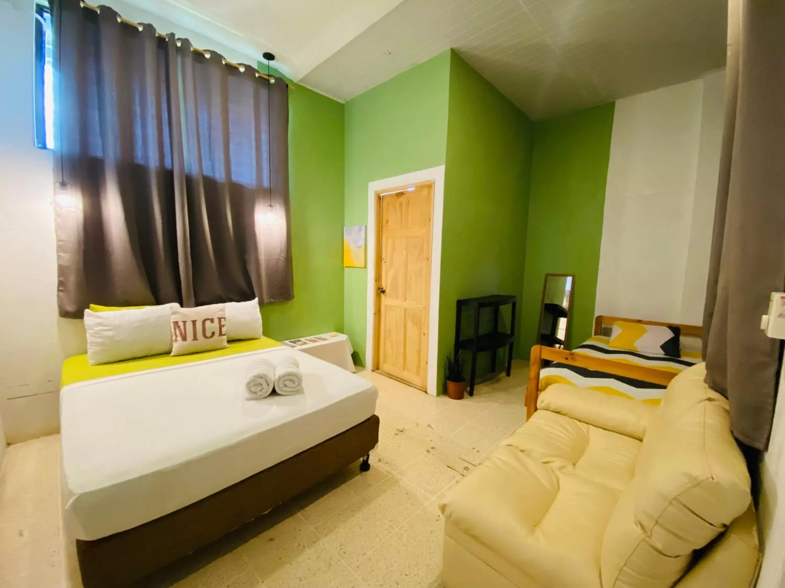 Budget Triple Room in Hotel Adventure Lodge Budget Triple Room in Hotel Adventure Lodge