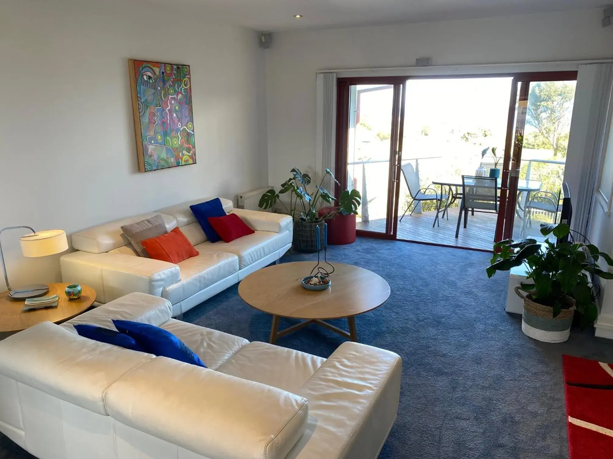 Living room, Seating Area in Captains Retreat Apartments and Cottages