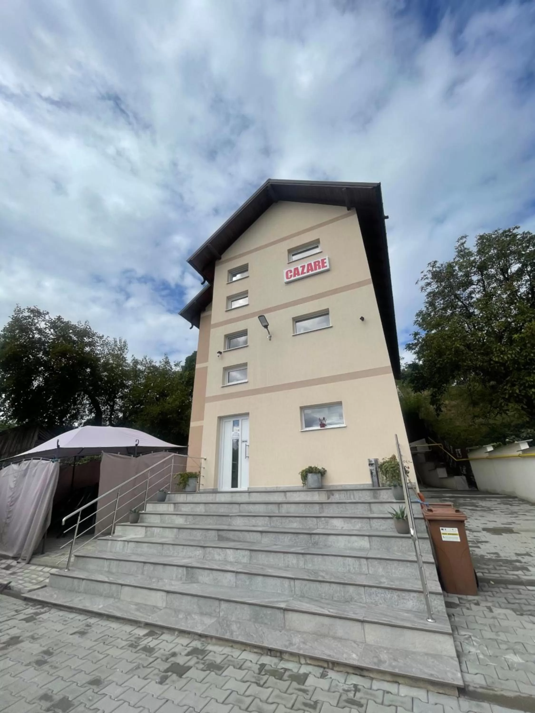 Cazare apartamente LAVI-TOUR Tg Neamț