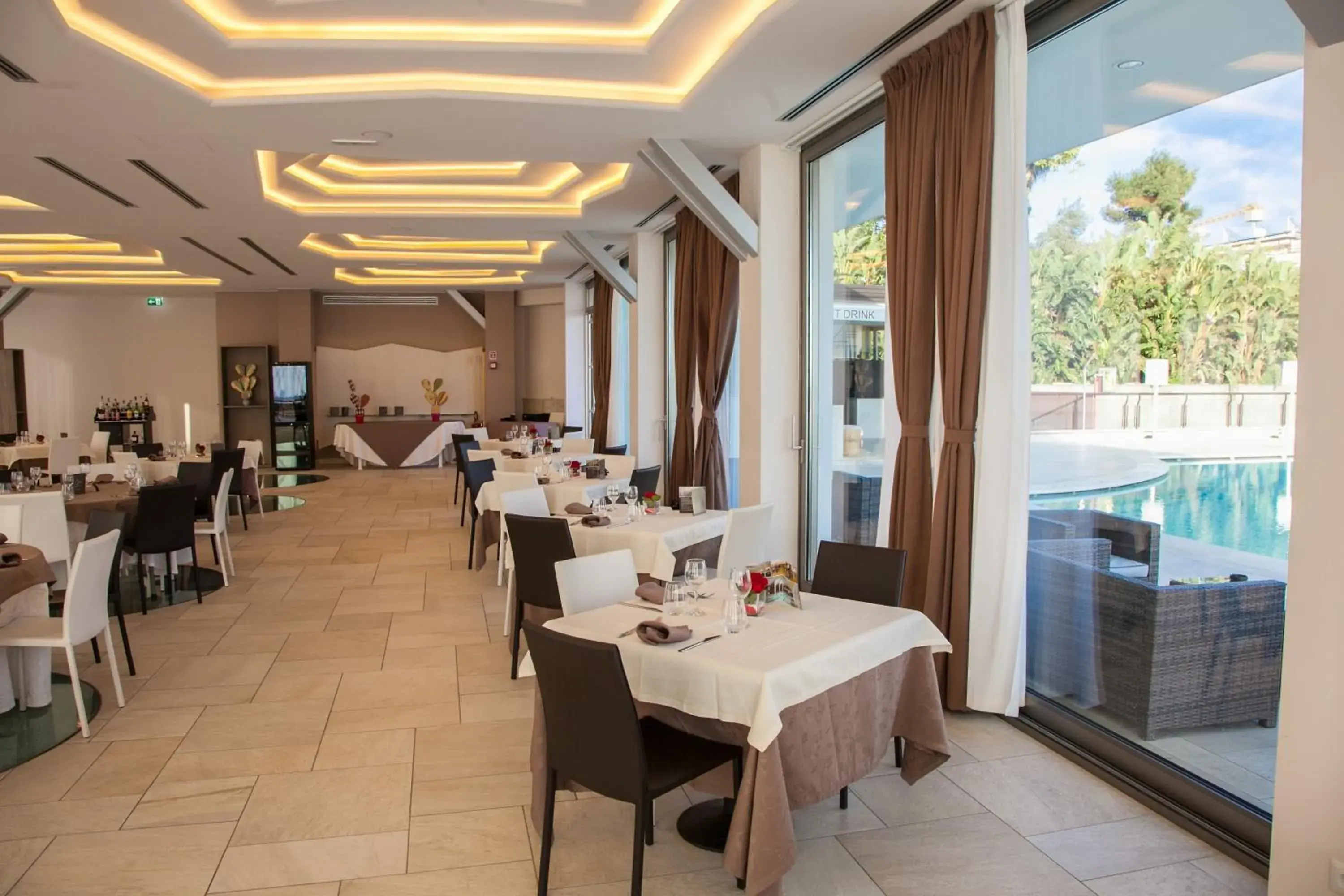 Restaurant/places to eat in 4 Spa Resort Hotel Restaurant/places to eat in 4 Spa Resort Hotel