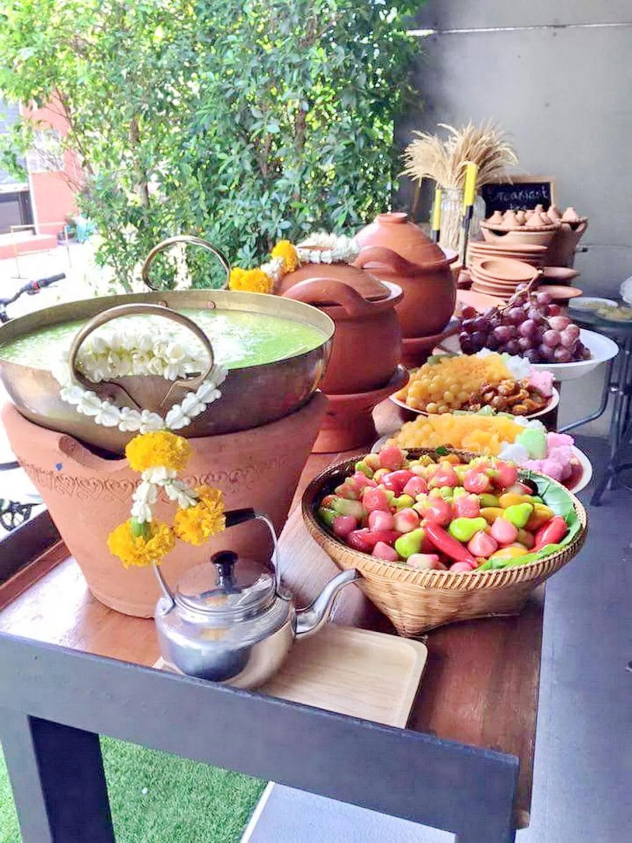 Food in Bangkok Nomad Hostel