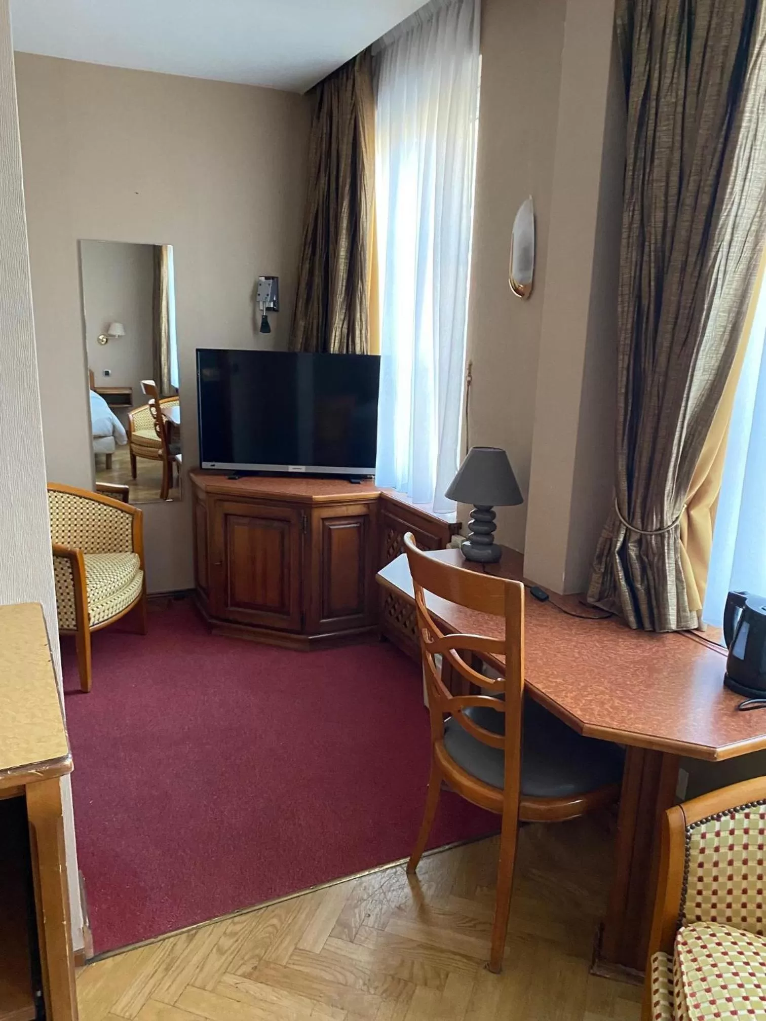 Property building in Logis Hôtel Restaurant Au Cerf d'Or