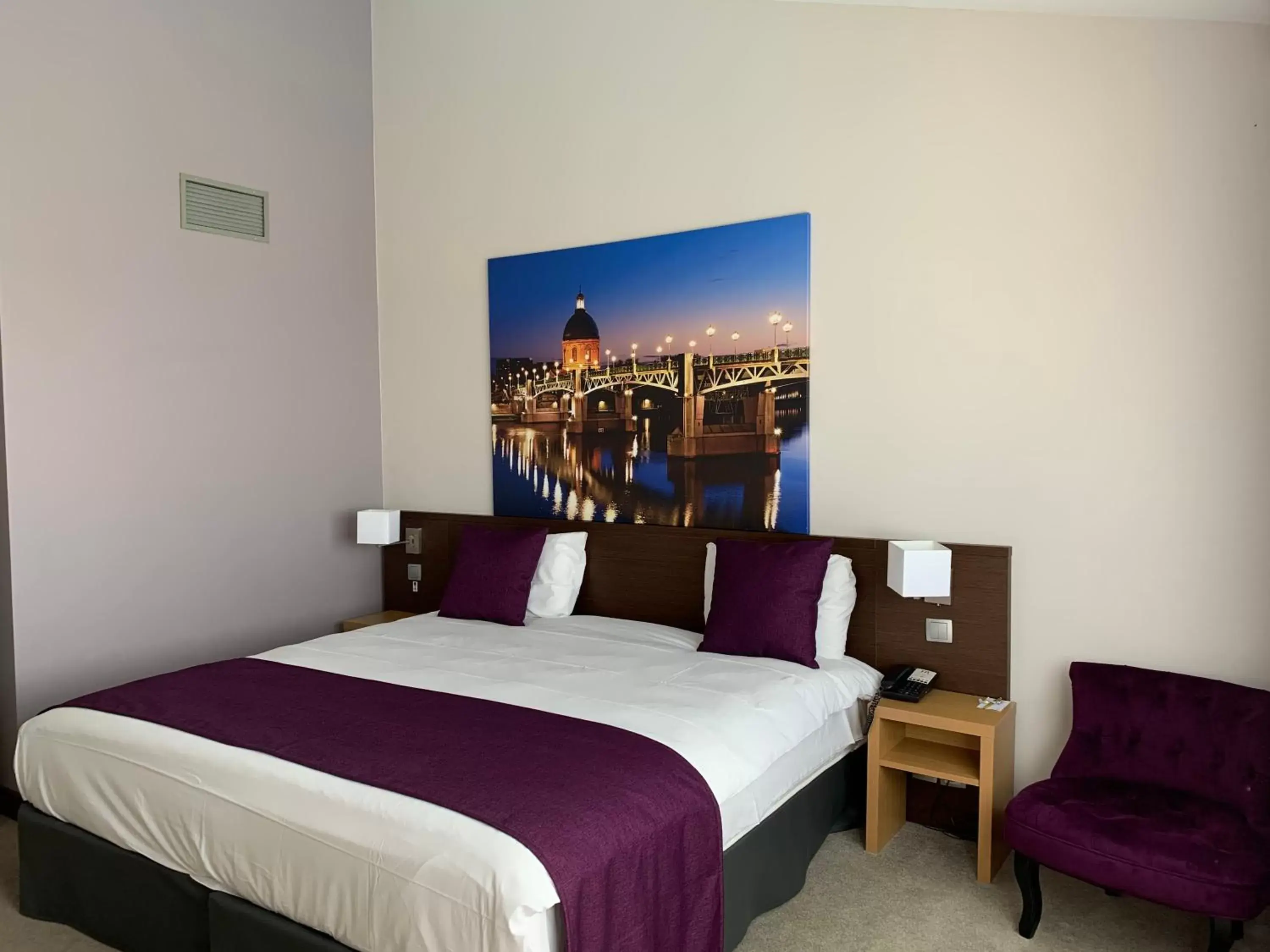 Bedroom, Bed in Mercure Toulouse Aéroport Golf de Seilh