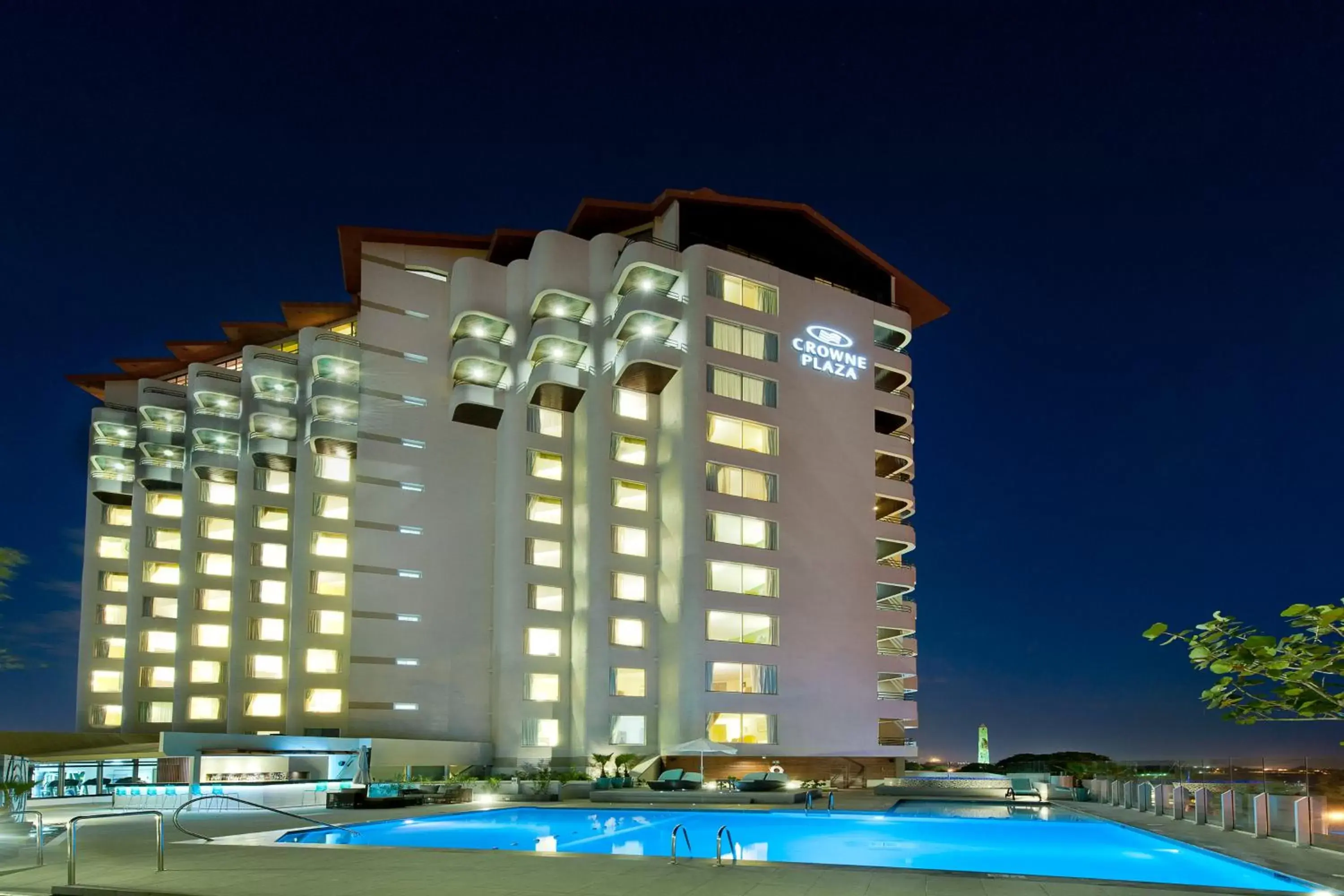 Swimming pool, Property Building in Crowne Plaza Santo Domingo, an IHG Hotel