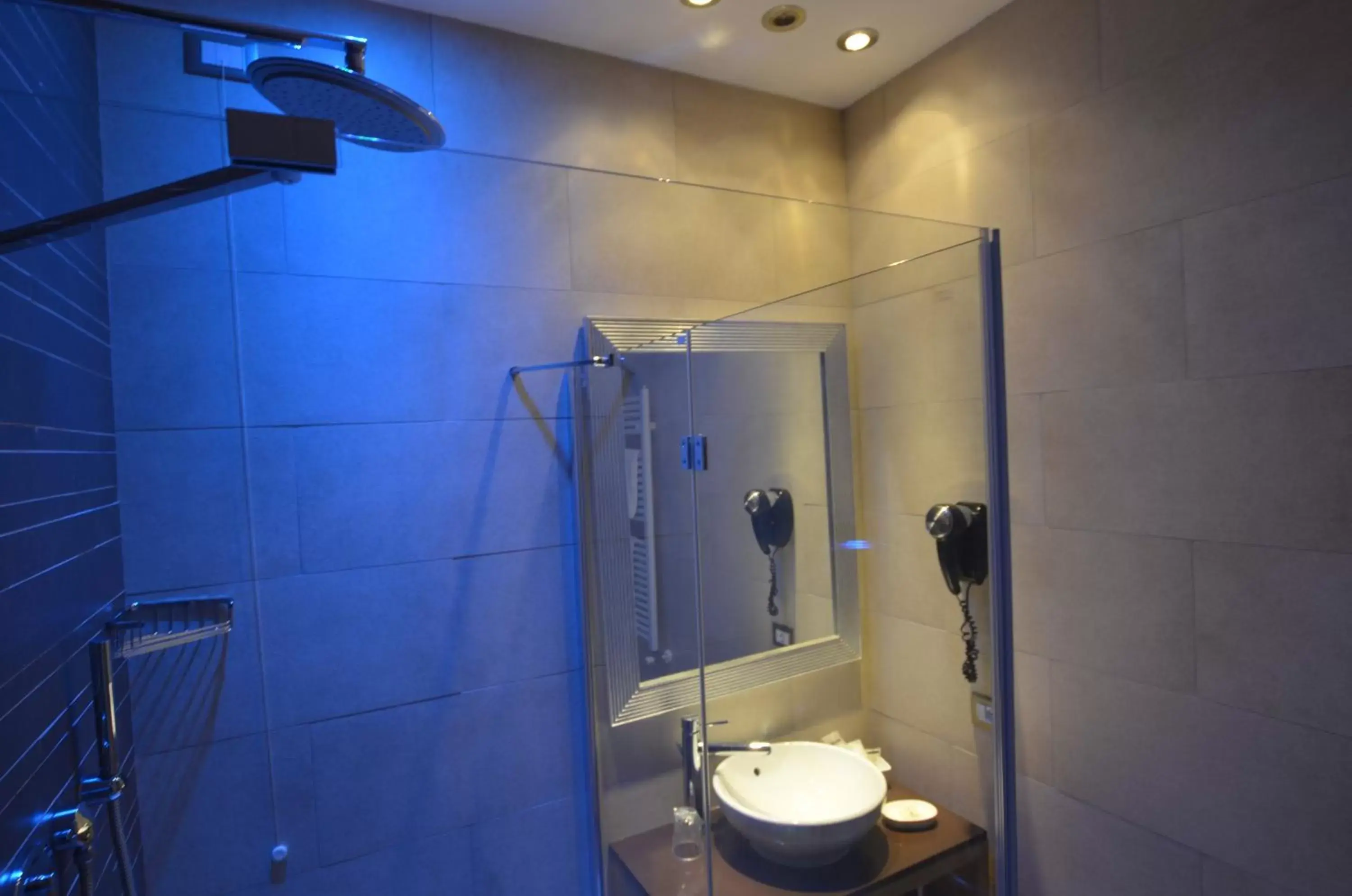 Bathroom in Hotel Campo Marzio
