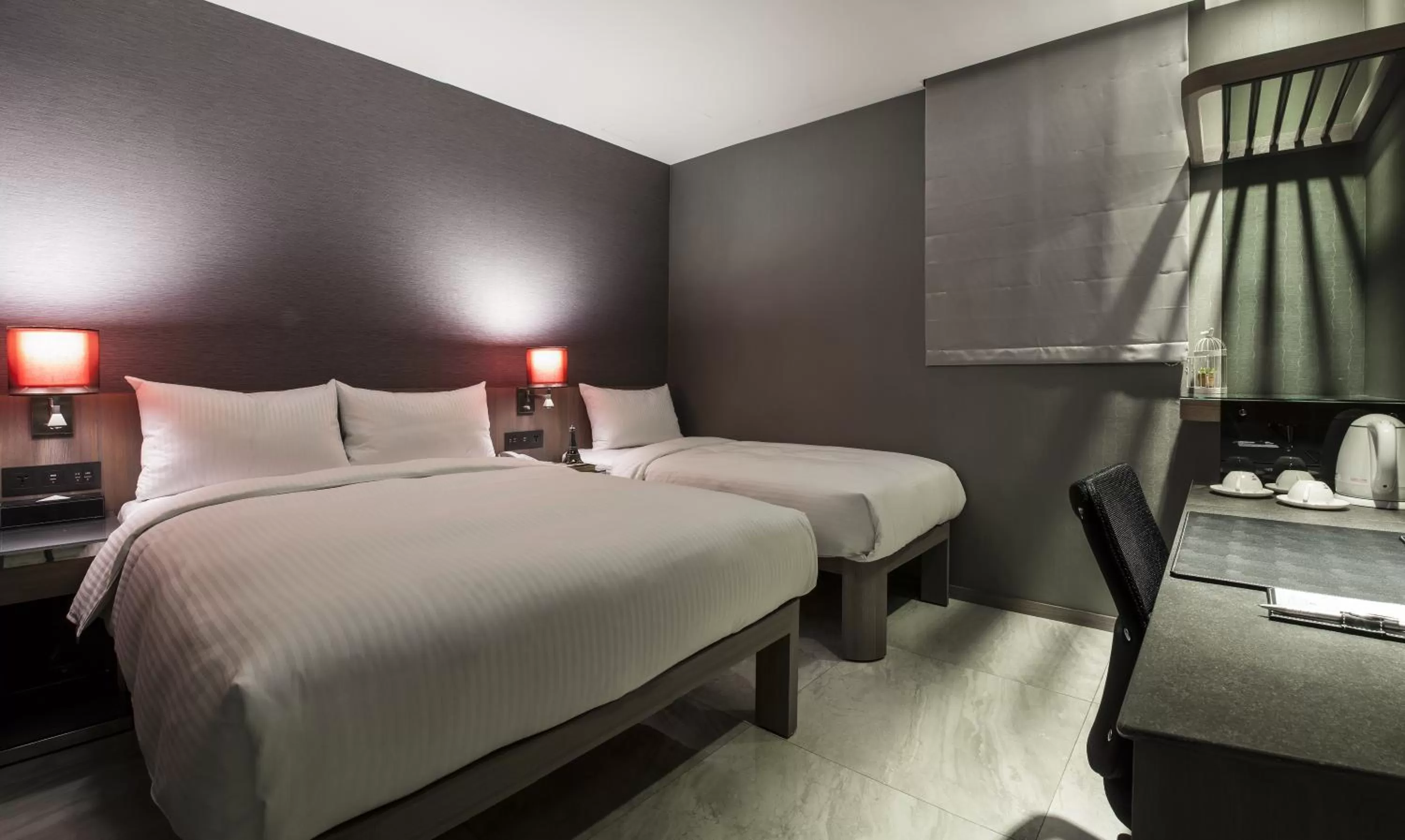 Photo of the whole room, Bed in Beauty Hotels Taipei - B7 Journey