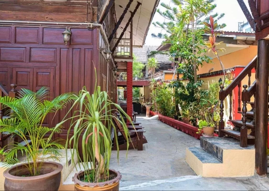 Property building in MANDARIN LODGE by victor