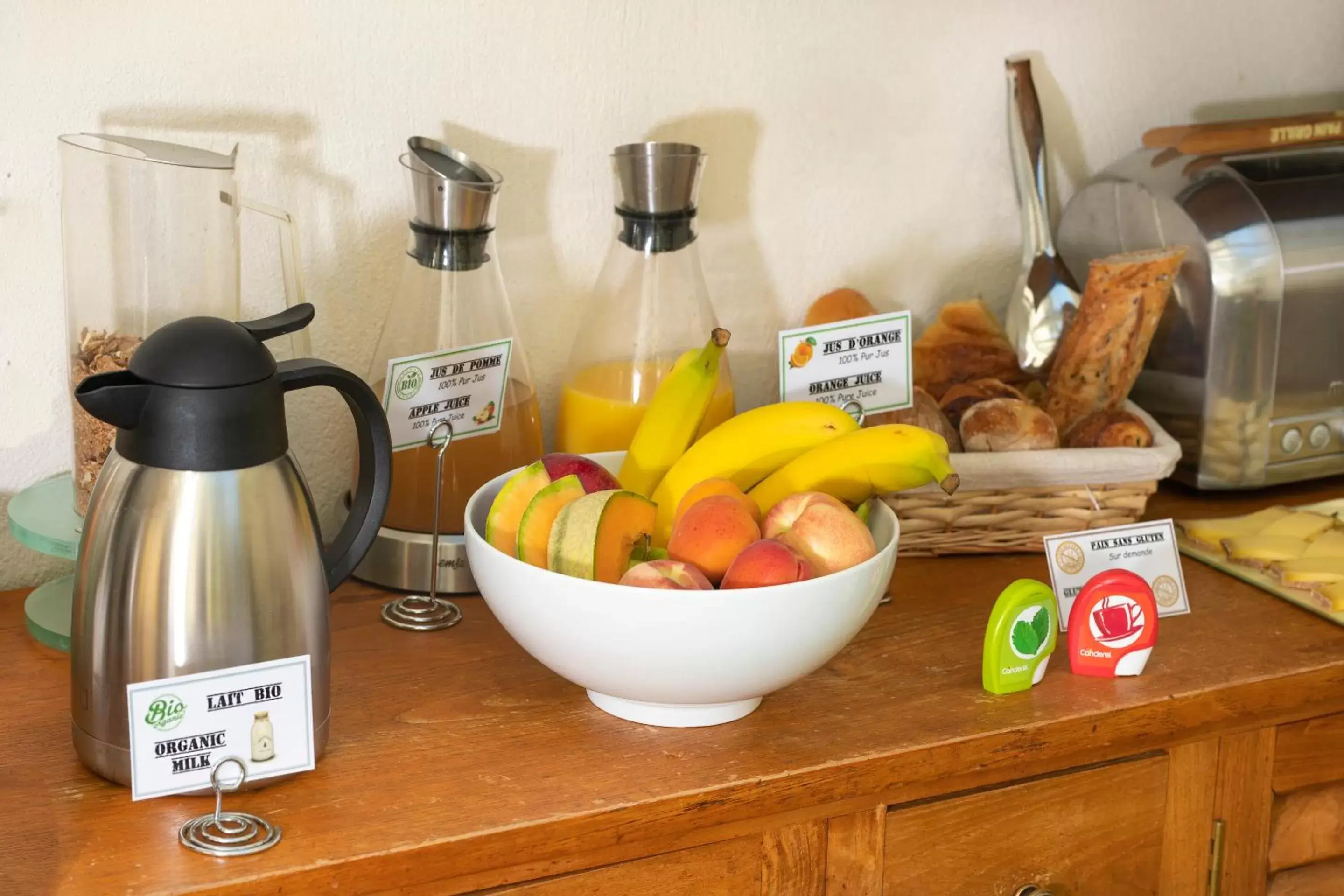 Continental breakfast in Hotel d'Aragon