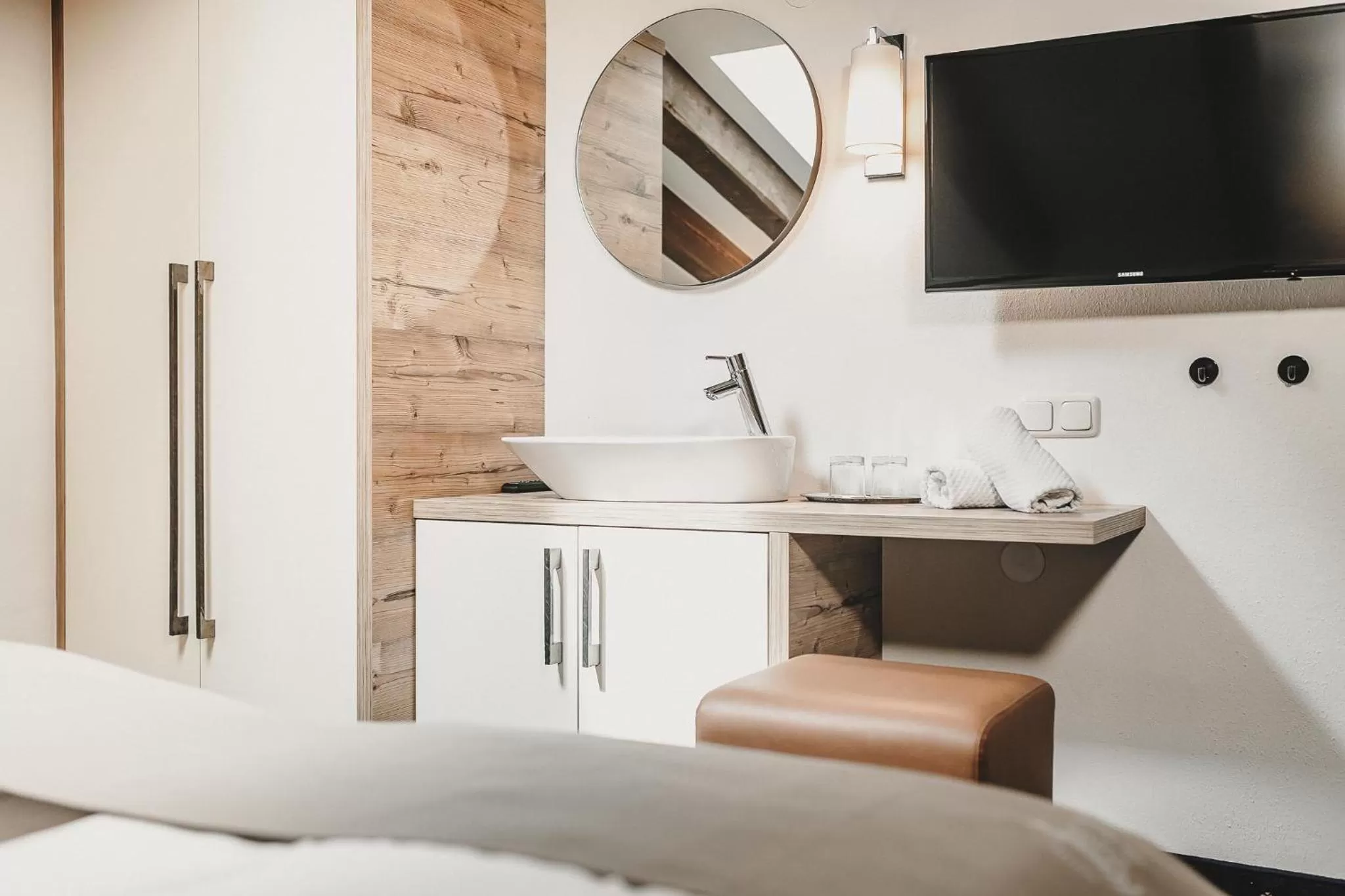 Bedroom, Bed in Hotel & Appartements Tiroler Buam