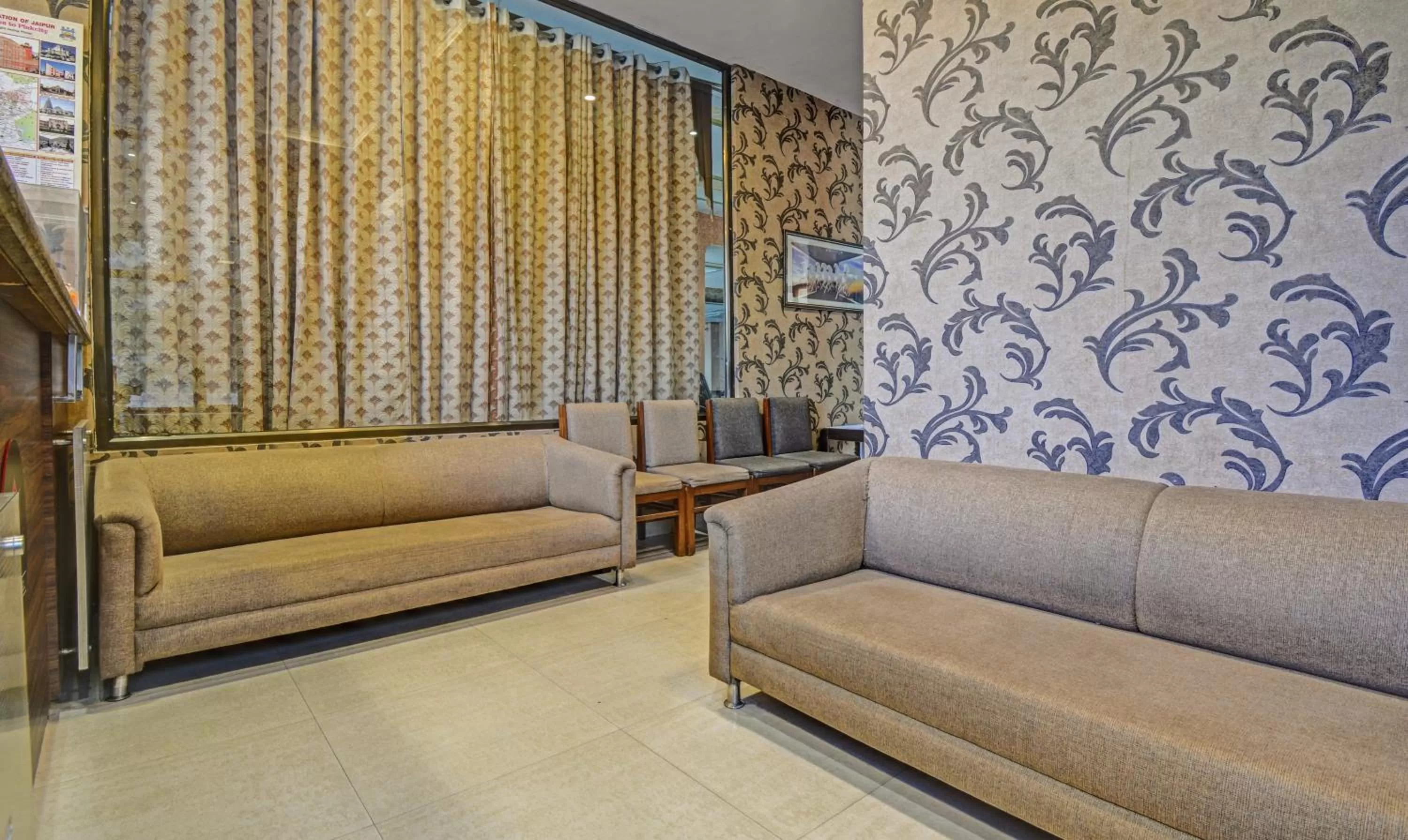 Seating area in Treebo New Rockwell Vivek Vihar