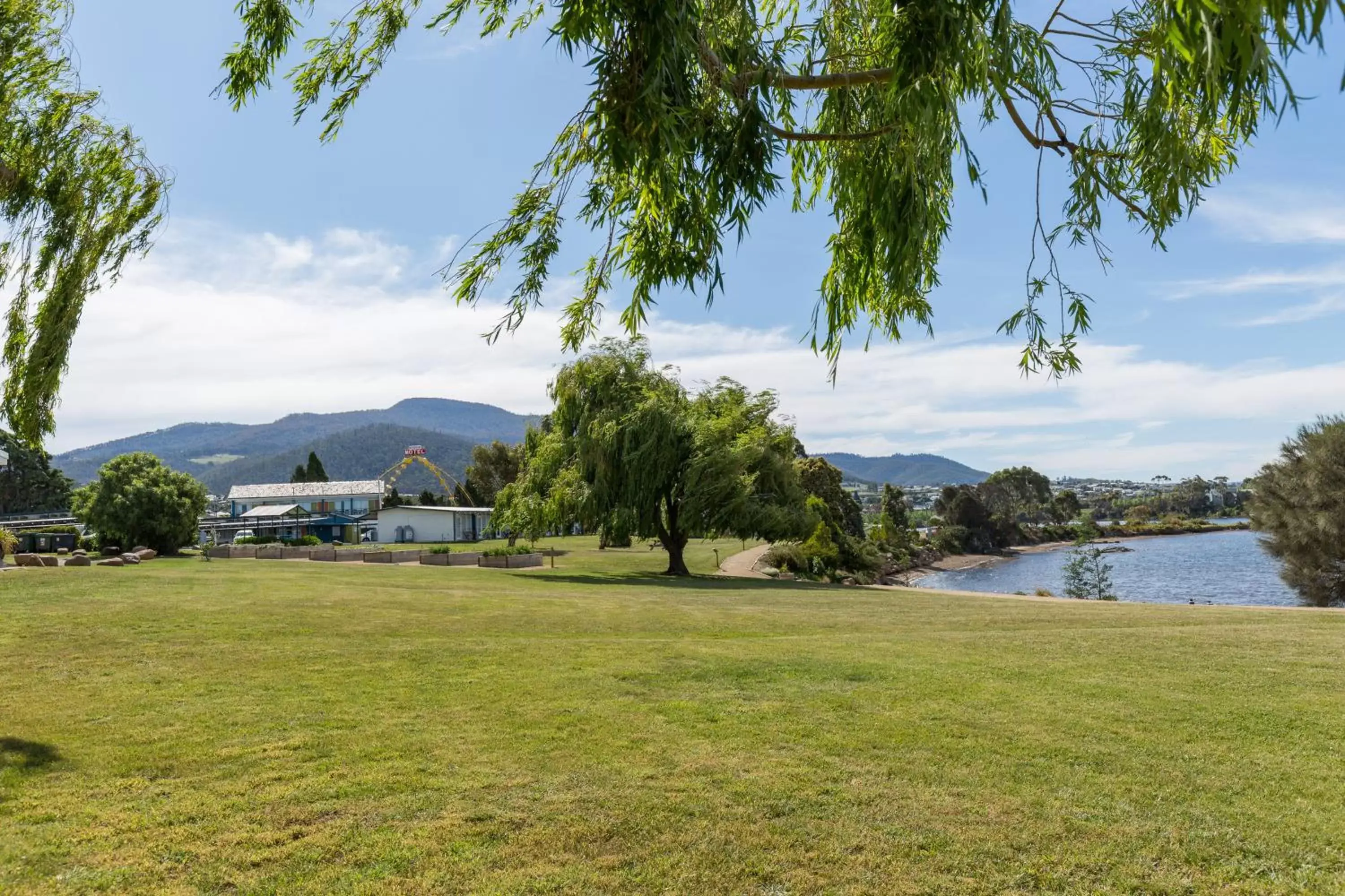 Natural landscape in Riverfront Motel & Villas