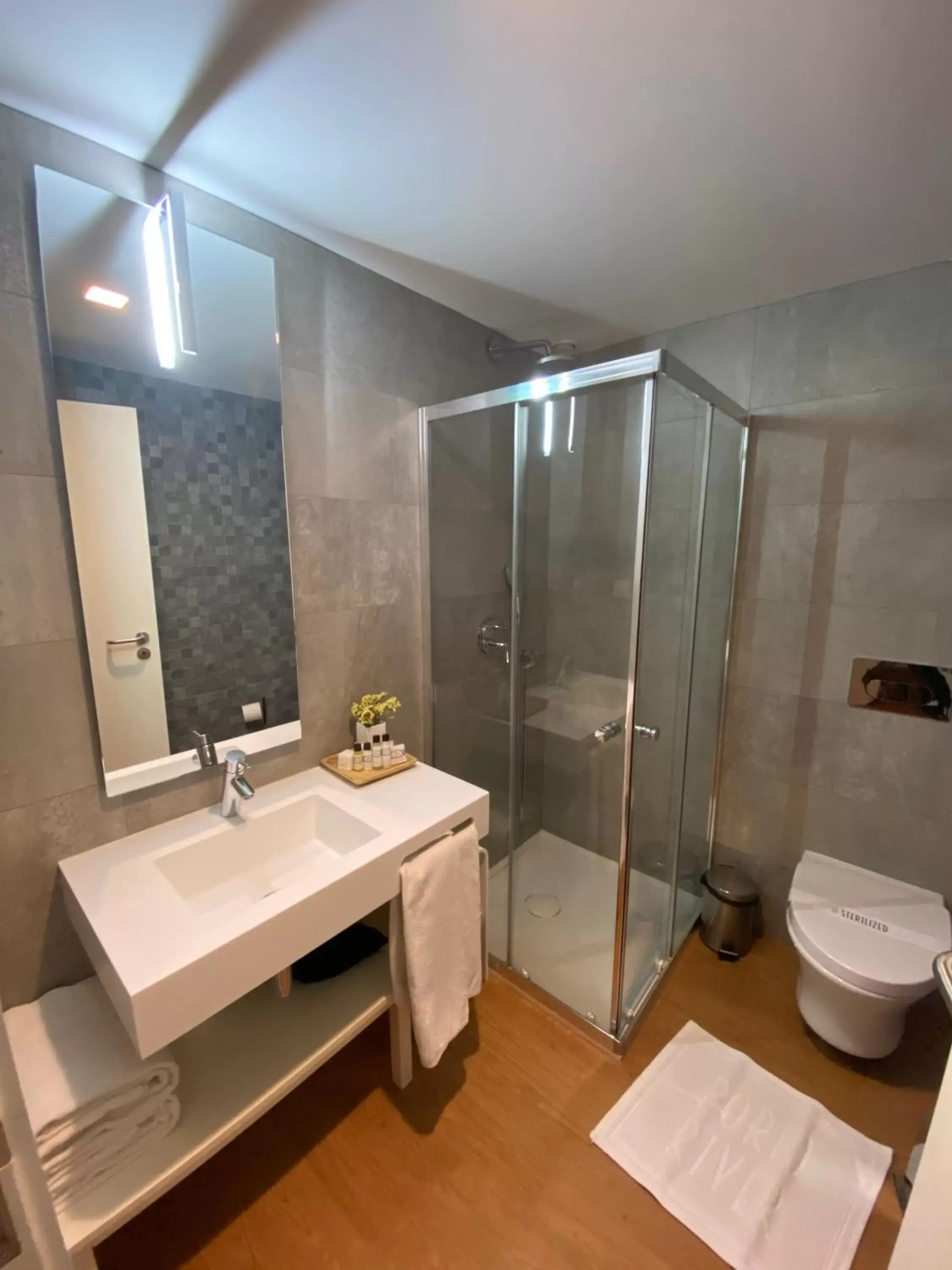 Bathroom in Porto River