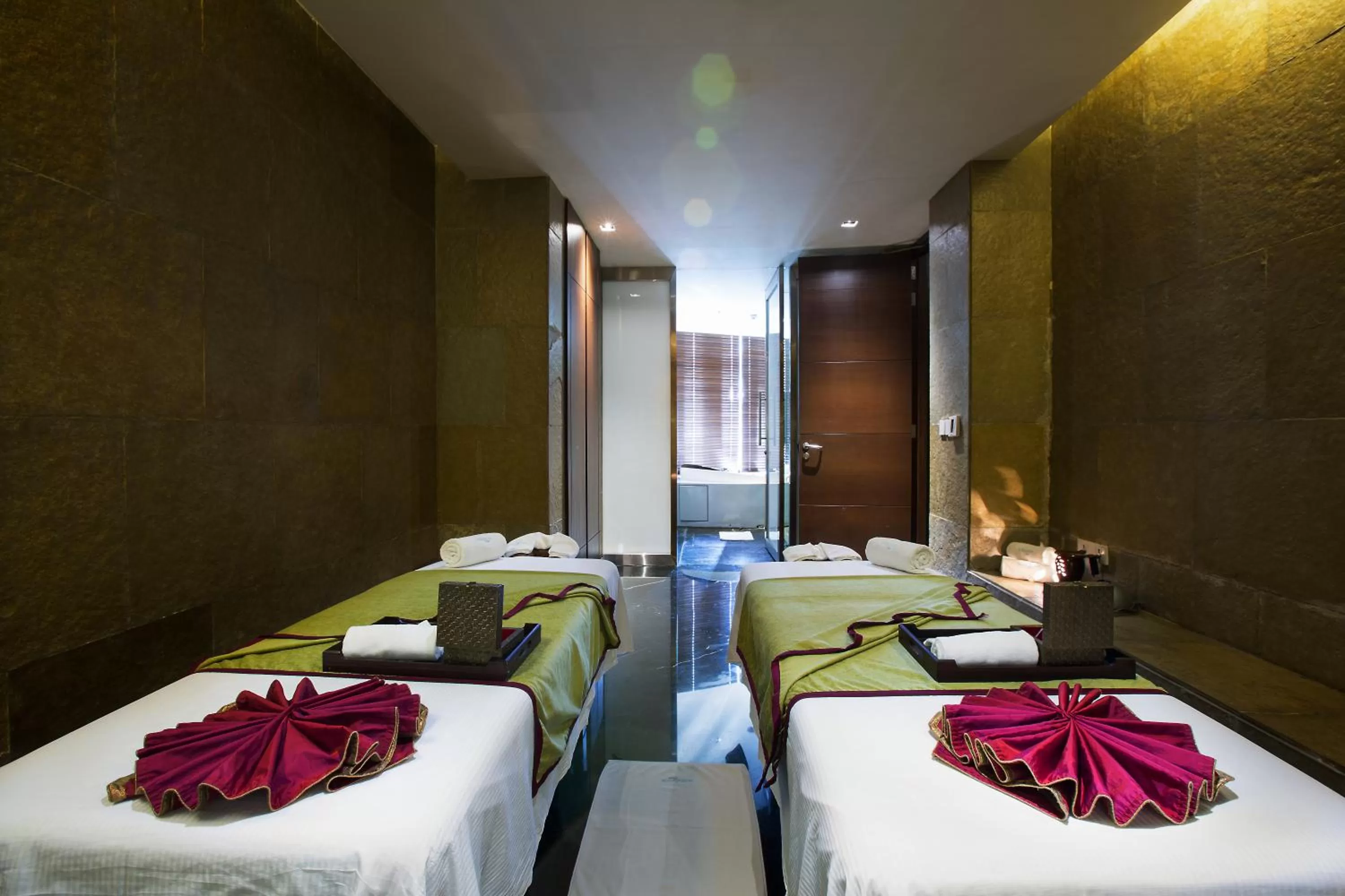 Spa and wellness centre/facilities, Bed in Novotel Kolkata Hotel and Residences