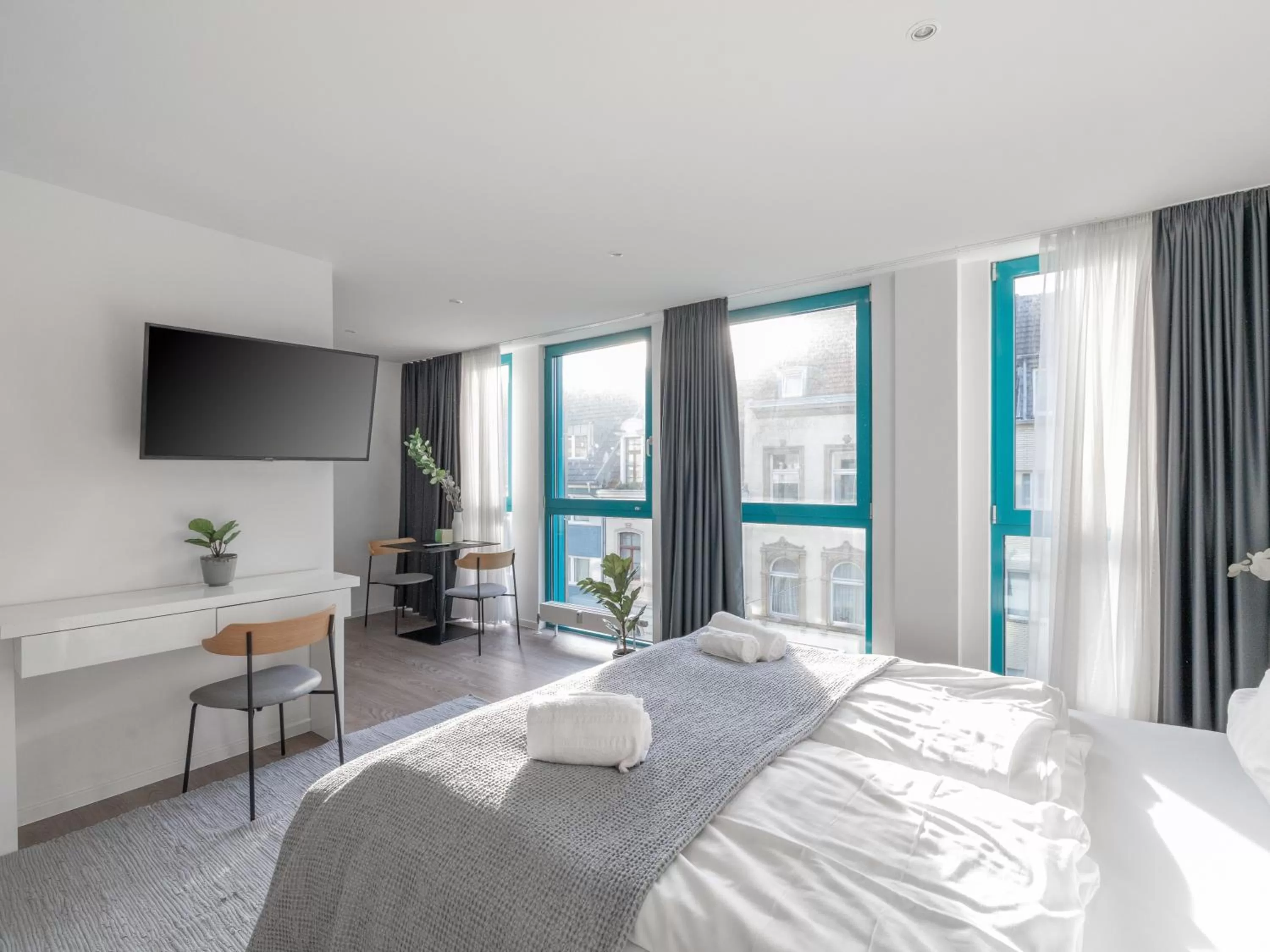 Bed in Limehome Köln Friesenplatz - Digital Access