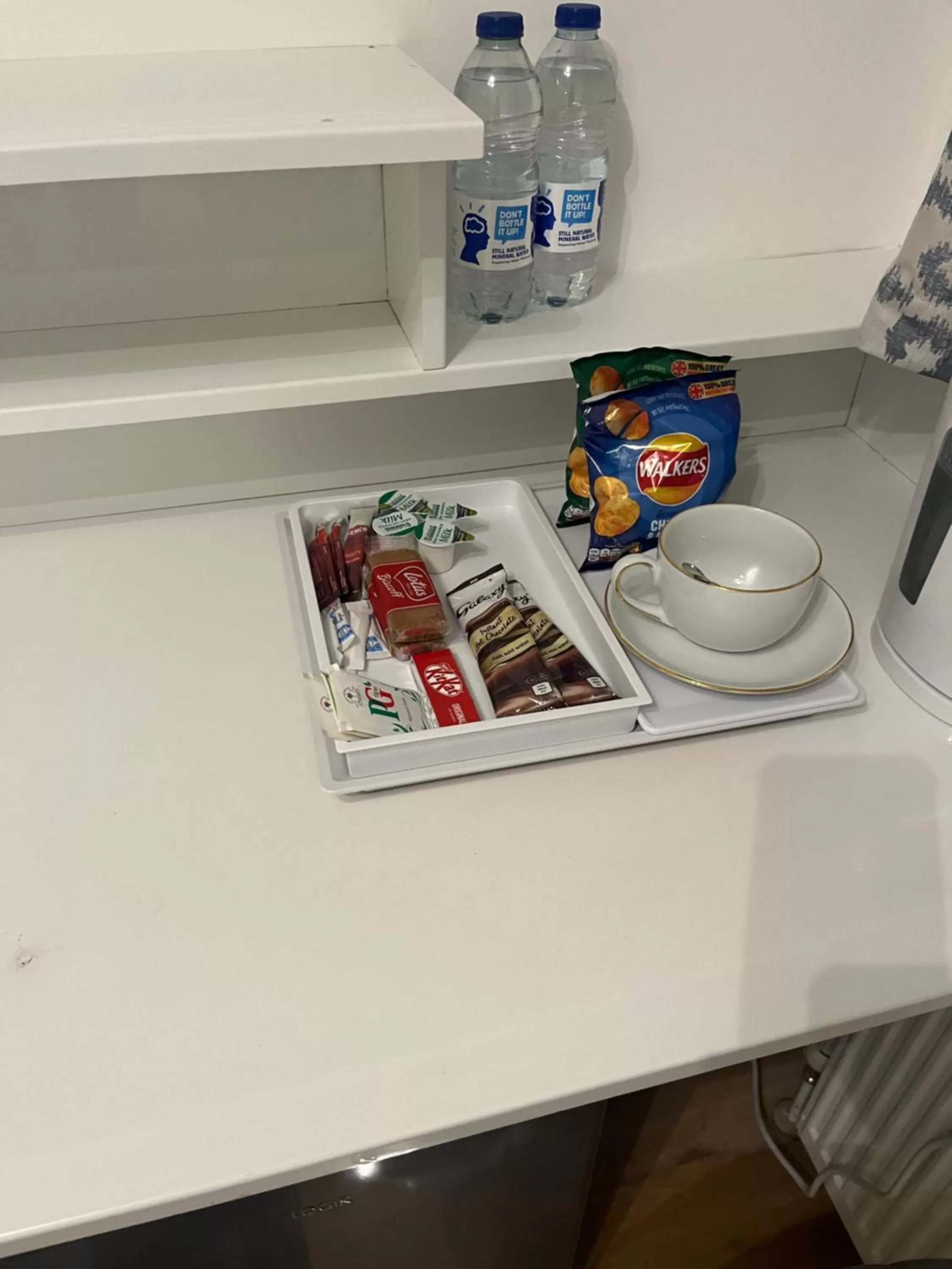 TJ Homes - Luxury Studio Suite with Garden View - Next to tube station London